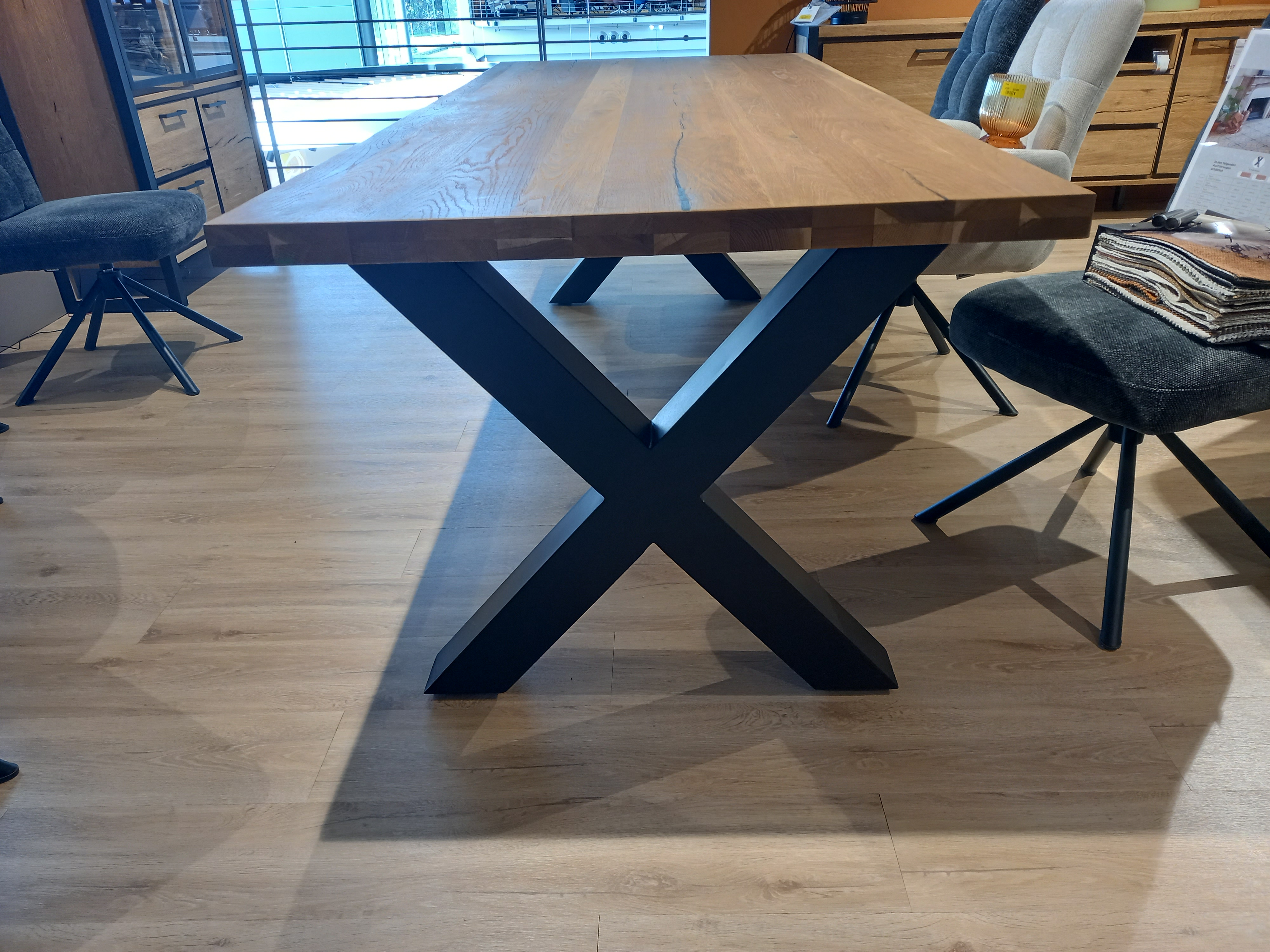 Henders & Hazel Tisch METALOX 54625-RWB, Esstisch, Massivholzplatte, Eiche, schwarzes Metallgestell, X-Gestell