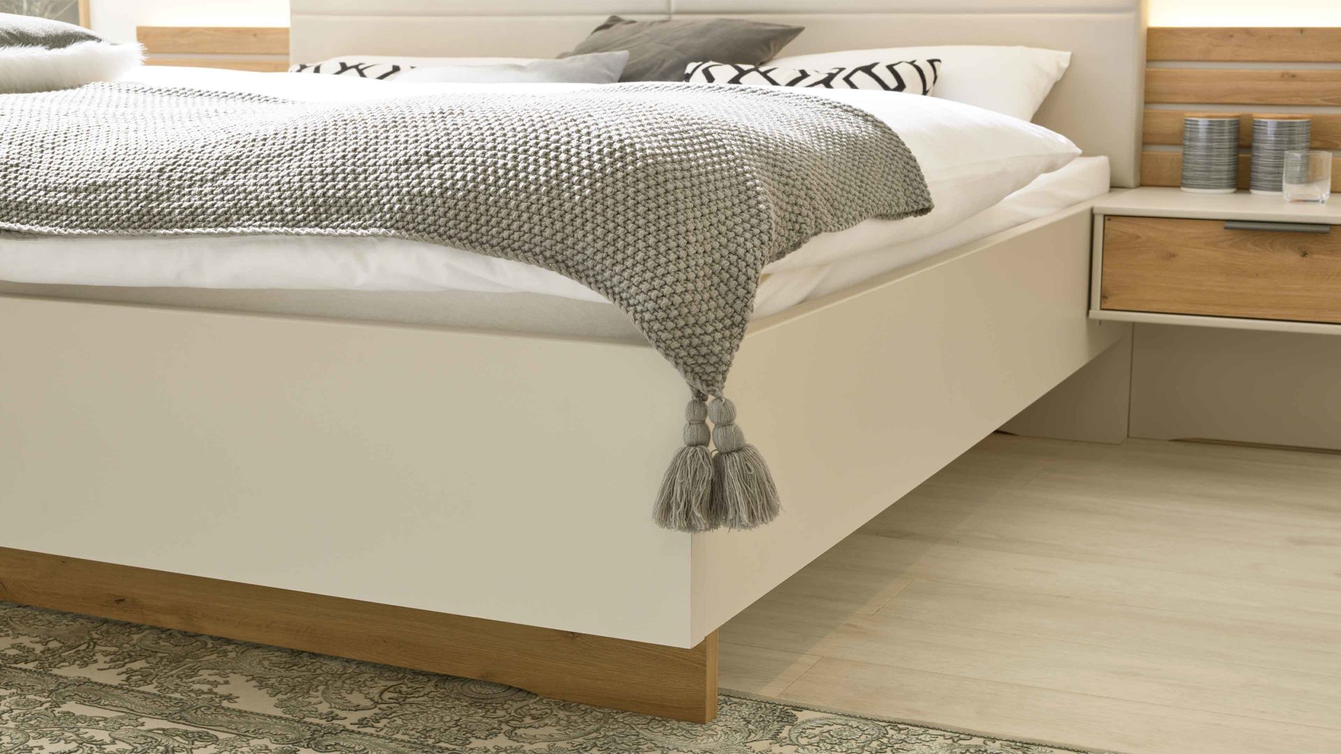 Interliving Schlafzimmer IL 1026 ca. 180x200cm in Champagner Dekor/Absatz Eiche bianco Nachbildung