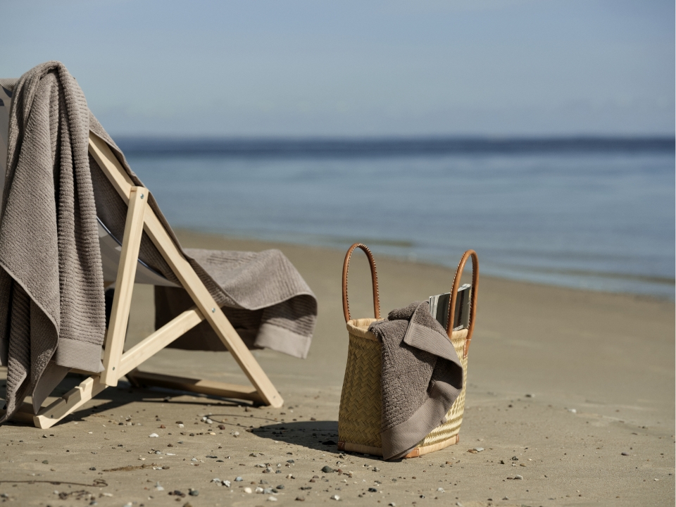 Zone Denmark Badehandtuch in Farbe taupe