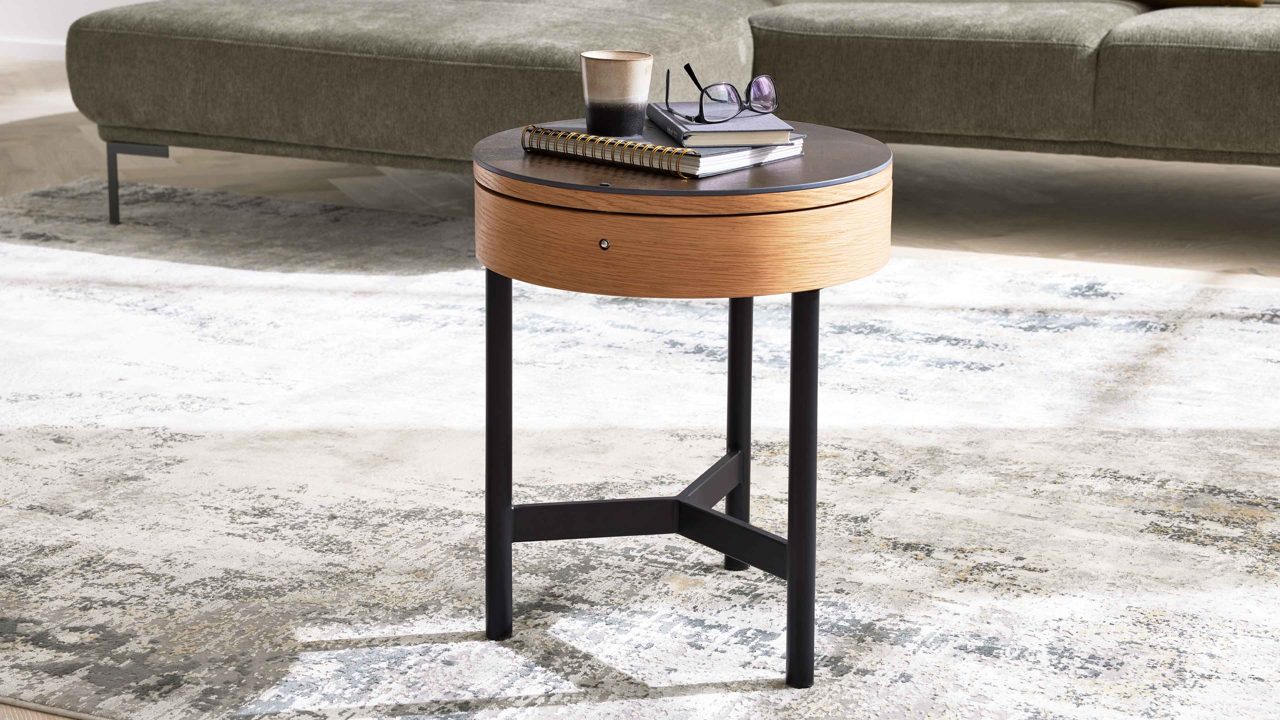 Interliving Beistelltisch IL 6216 Ø ca. 85cm in Keramik Titan/Korpus MDF Eiche Interliving Beistelltisch IL 6216 Ø ca. 85cm in Keramik Titan/Korpus MDF Eiche