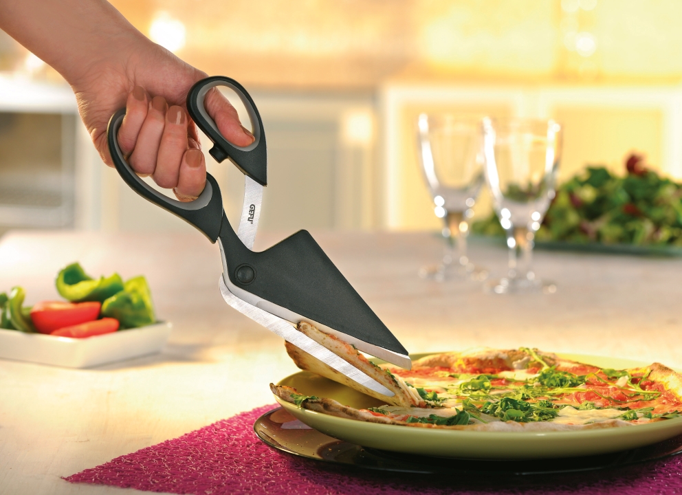 GEFU Pizzaschere PEZZO in Farbe schwarz/silber