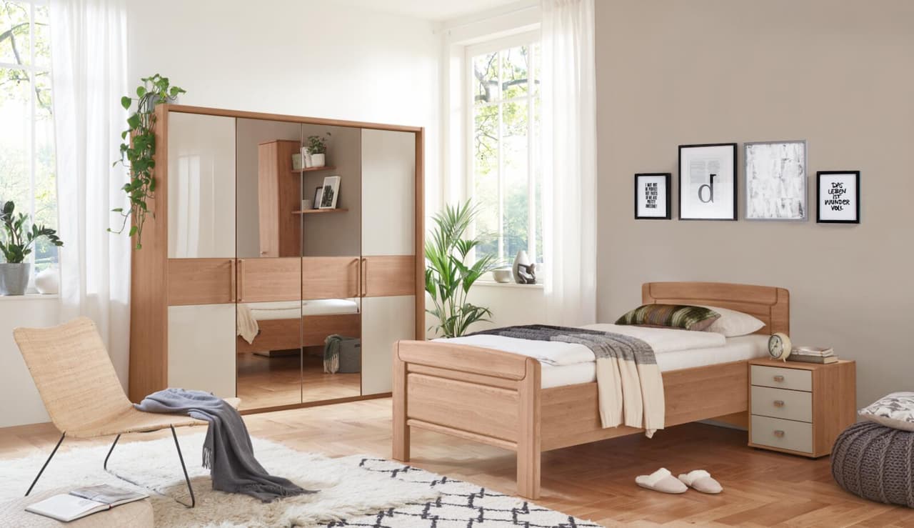 Wiemann Komfort-Schlafzimmer KIRUNA in **Front Eiche teilmassiv 927