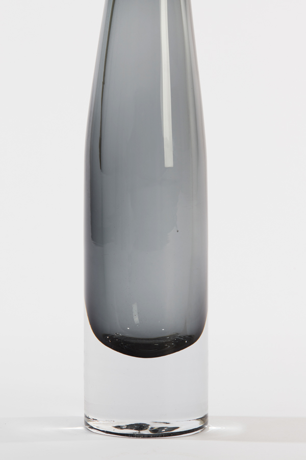Vase ESTUA in Glas grau