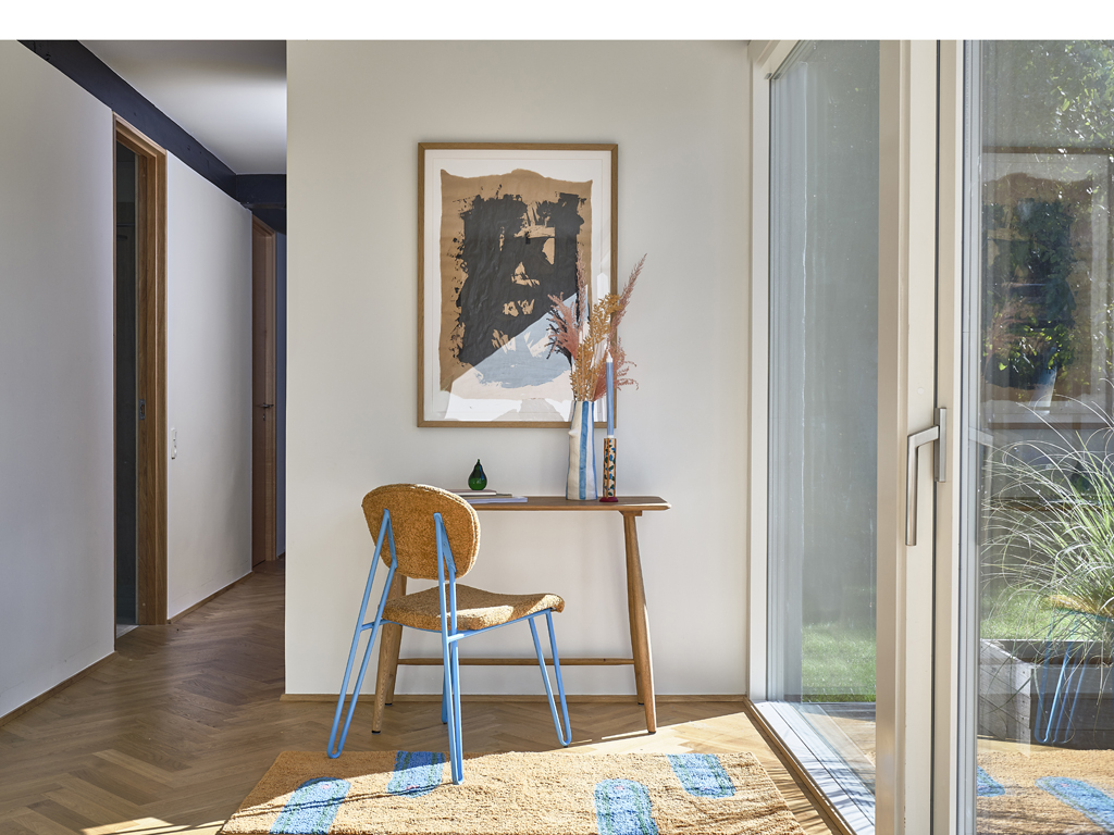 Villa Collection Vase mit Schnabel und Wimpern in Farbe blau