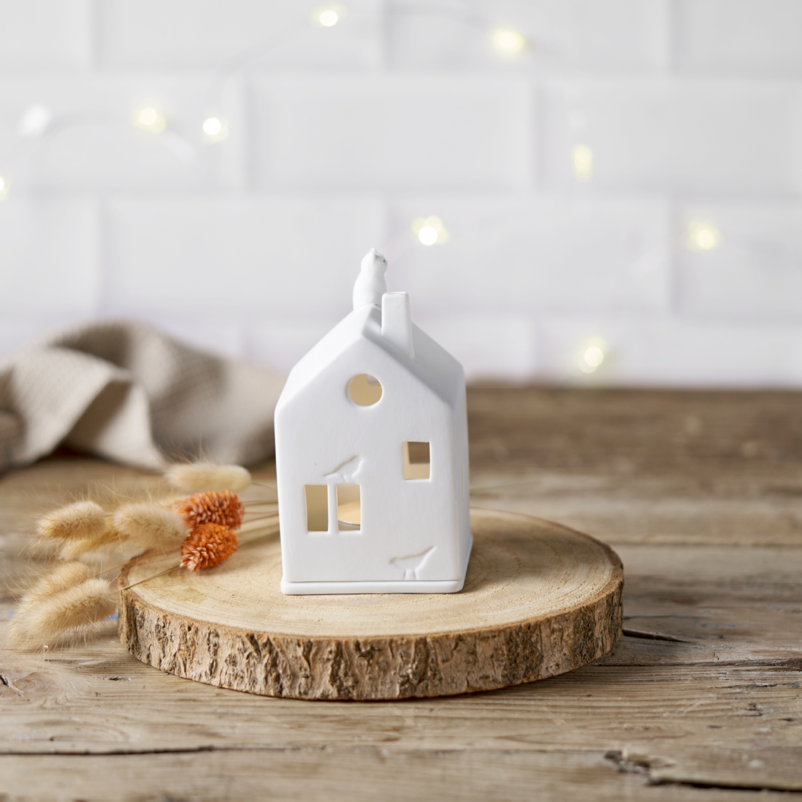Lichthaus KATZE in Farbe weiß, Weihnachtsdeko, Hausförmige Figur, Keramikrund, Weiß, Miniatur