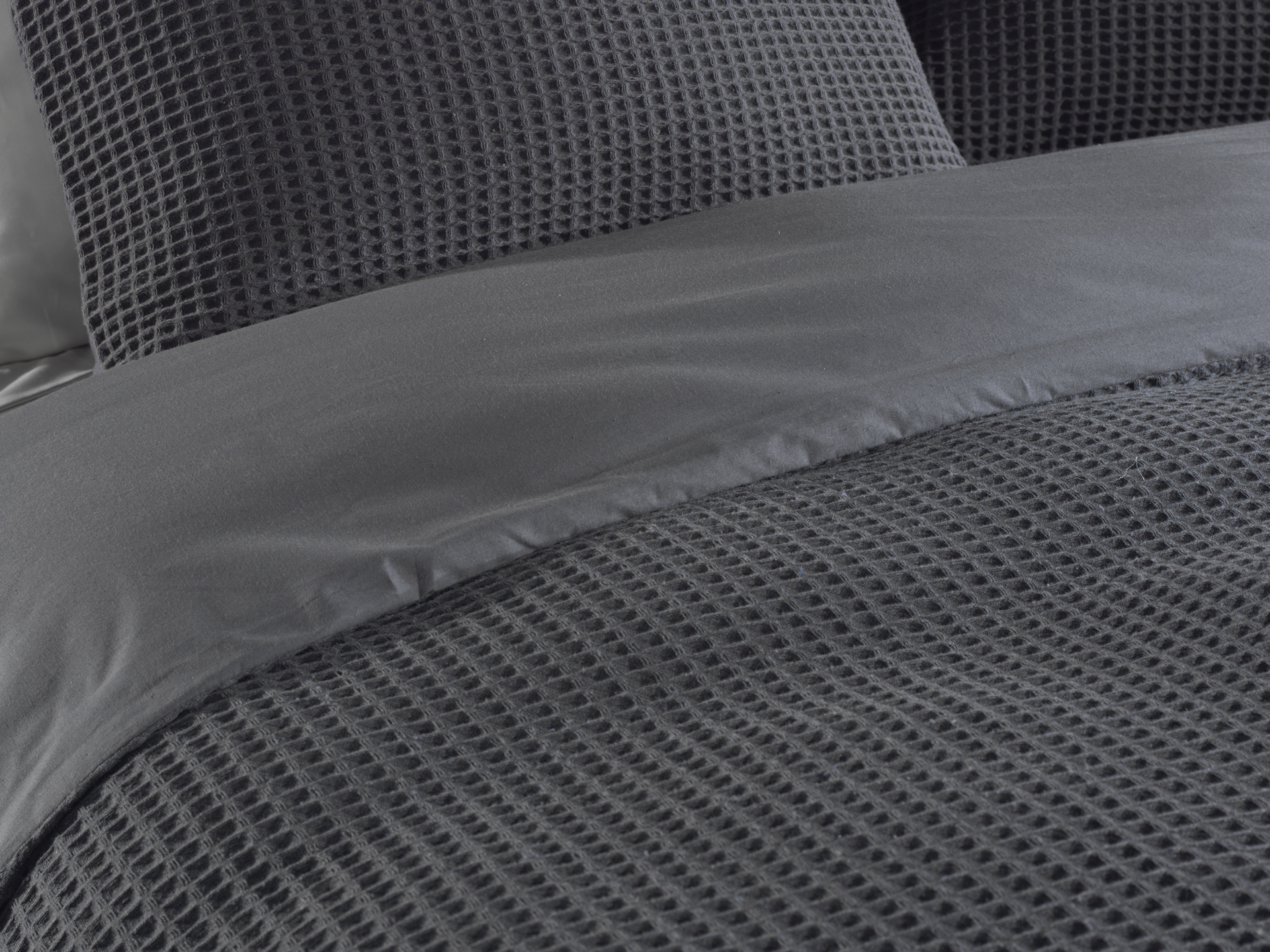 Bettwäsche ca. 135x200cm VAFALA in Grau Heckettlane Bettwäsche ca. 135x200cm in Farbe Steel-Grey