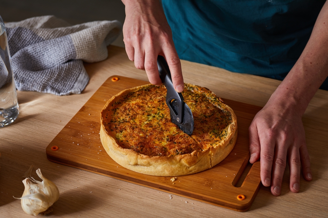 Fiskars Pizzaschneider FUNCTIONAL FORM in Farbe Black/Orange