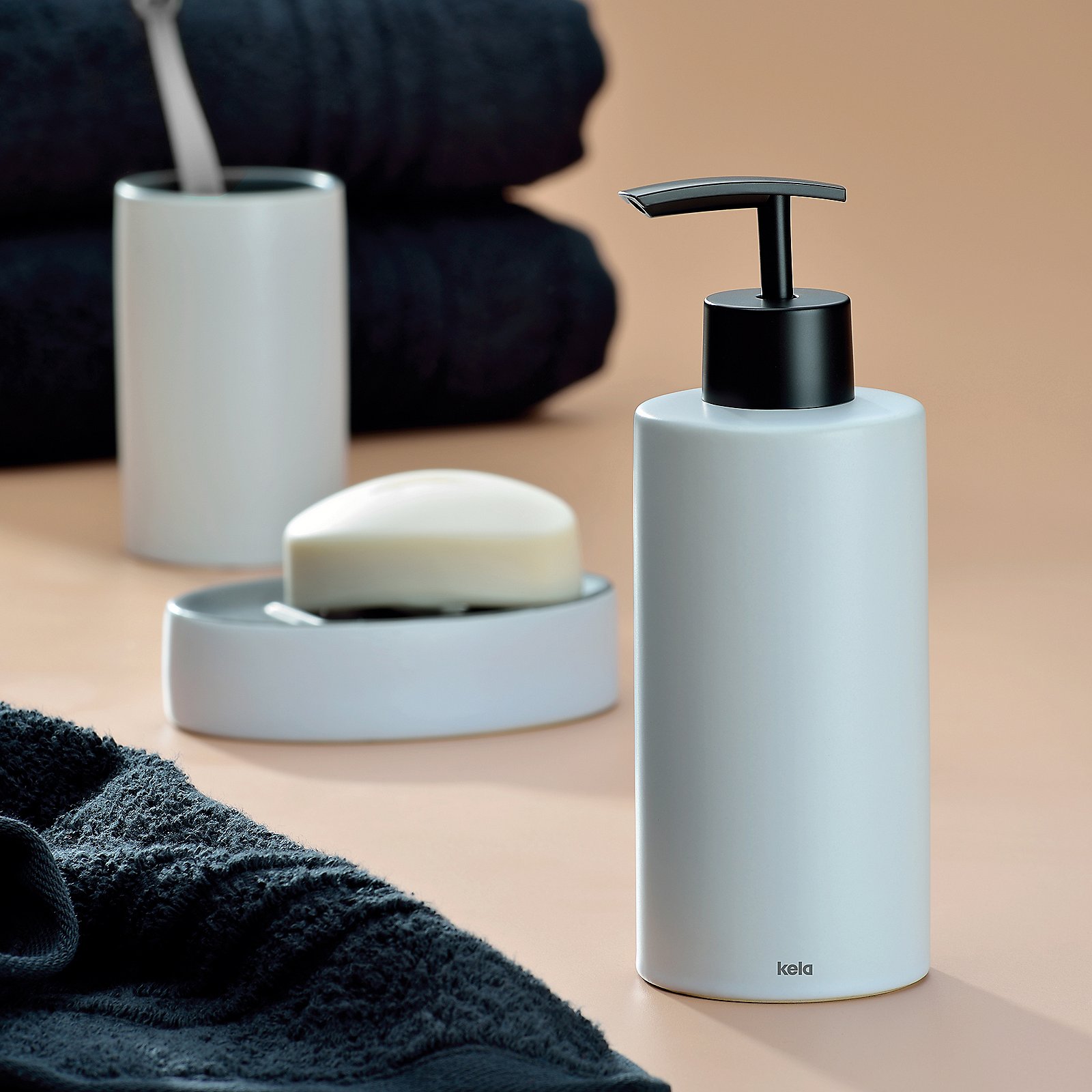 Kela Seifenspender MATSI in Farbe wolkenrosa, Flasche