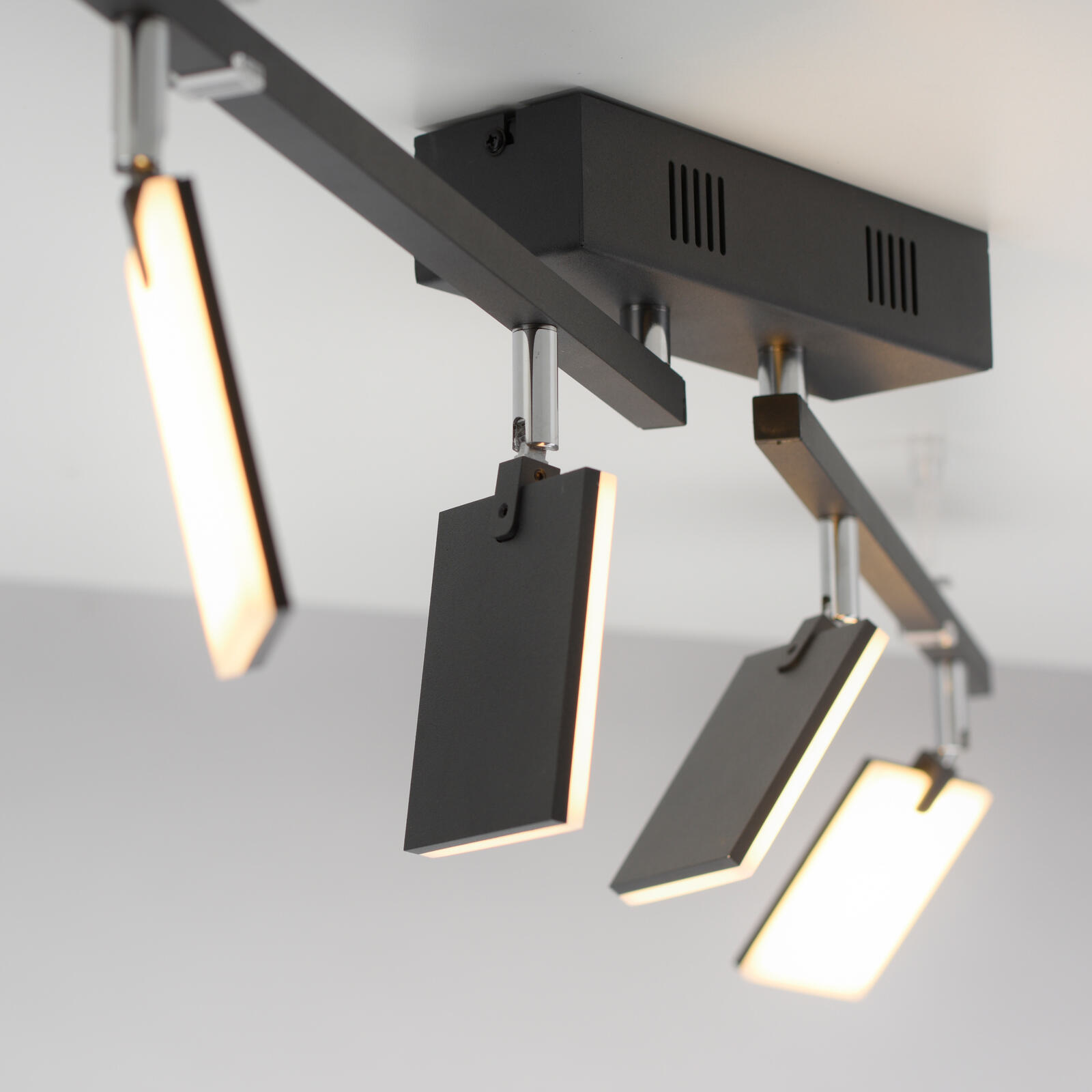 Paul Neuhaus LED-Deckenleuchte PURE MIRA 4-flammig in Farbe schwarz, Beleuchtung, Leuchte, Lampe