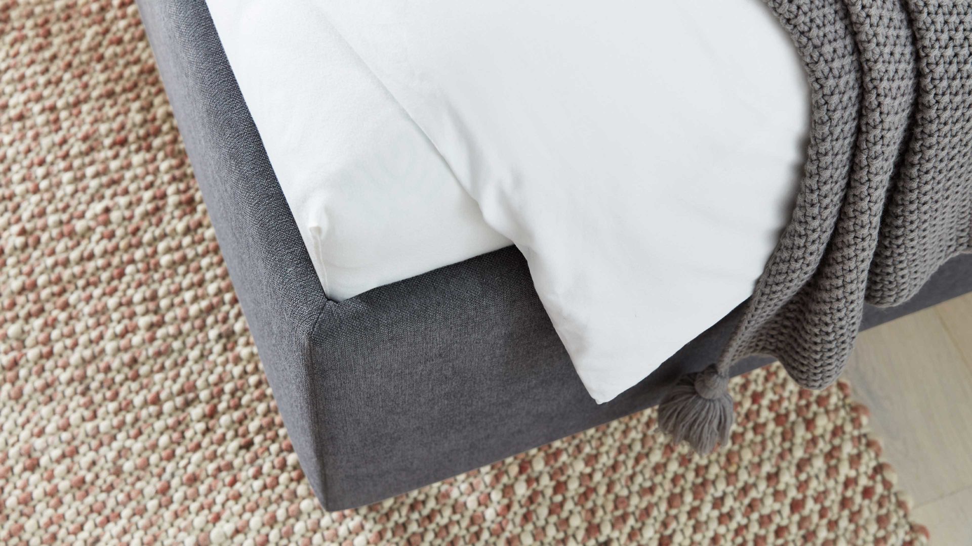 Interliving Polsterbett IL-1414 in Grau Interliving Polsterbett IL 1414 ca. 180 x 200 cm in Stoff grau