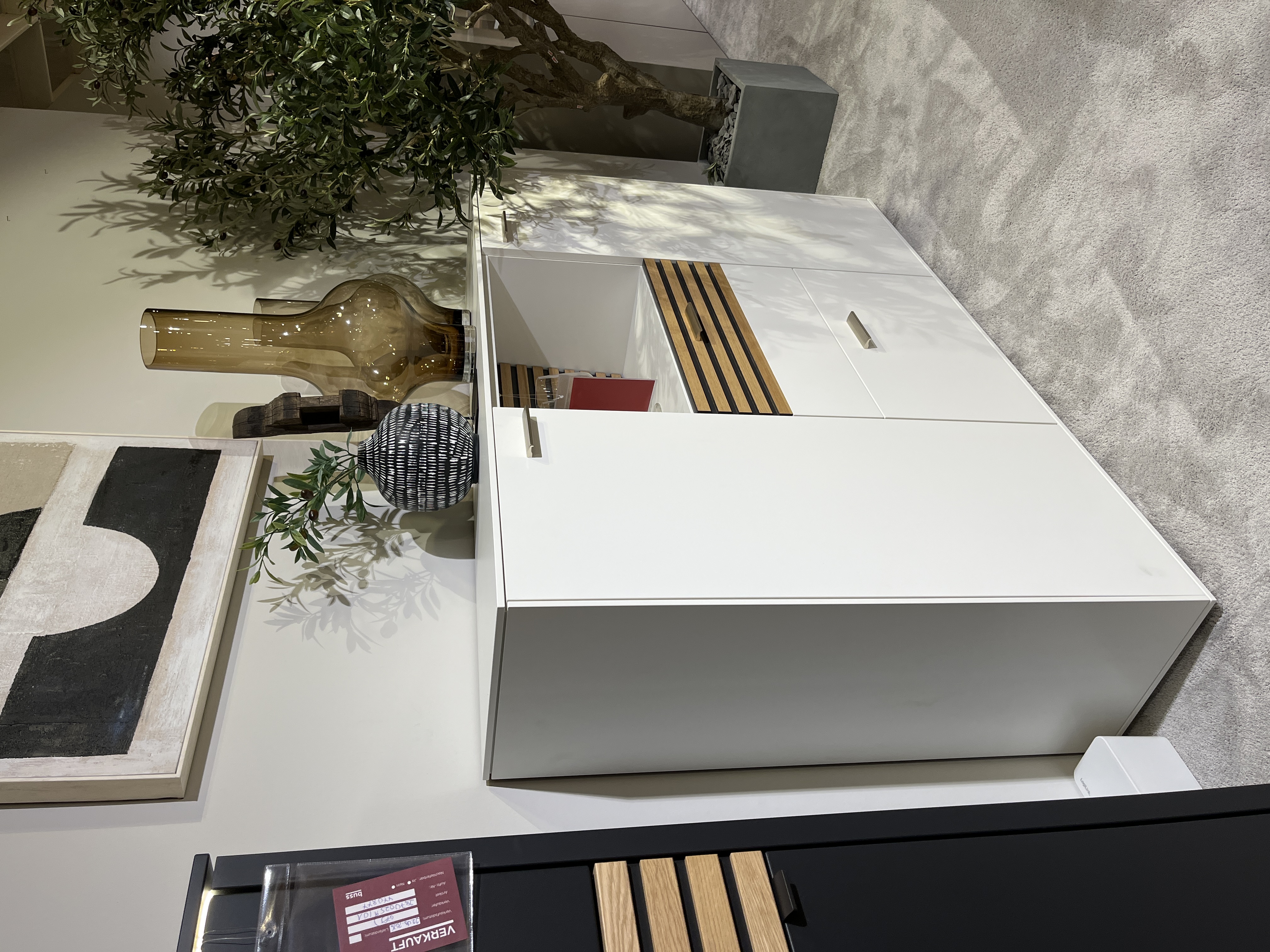 Interliving Highboard in Front+Korpus Polarweiß, Sideboard, Schrank|Seitenschrank, Weiß, Holzakzente, Dekoration