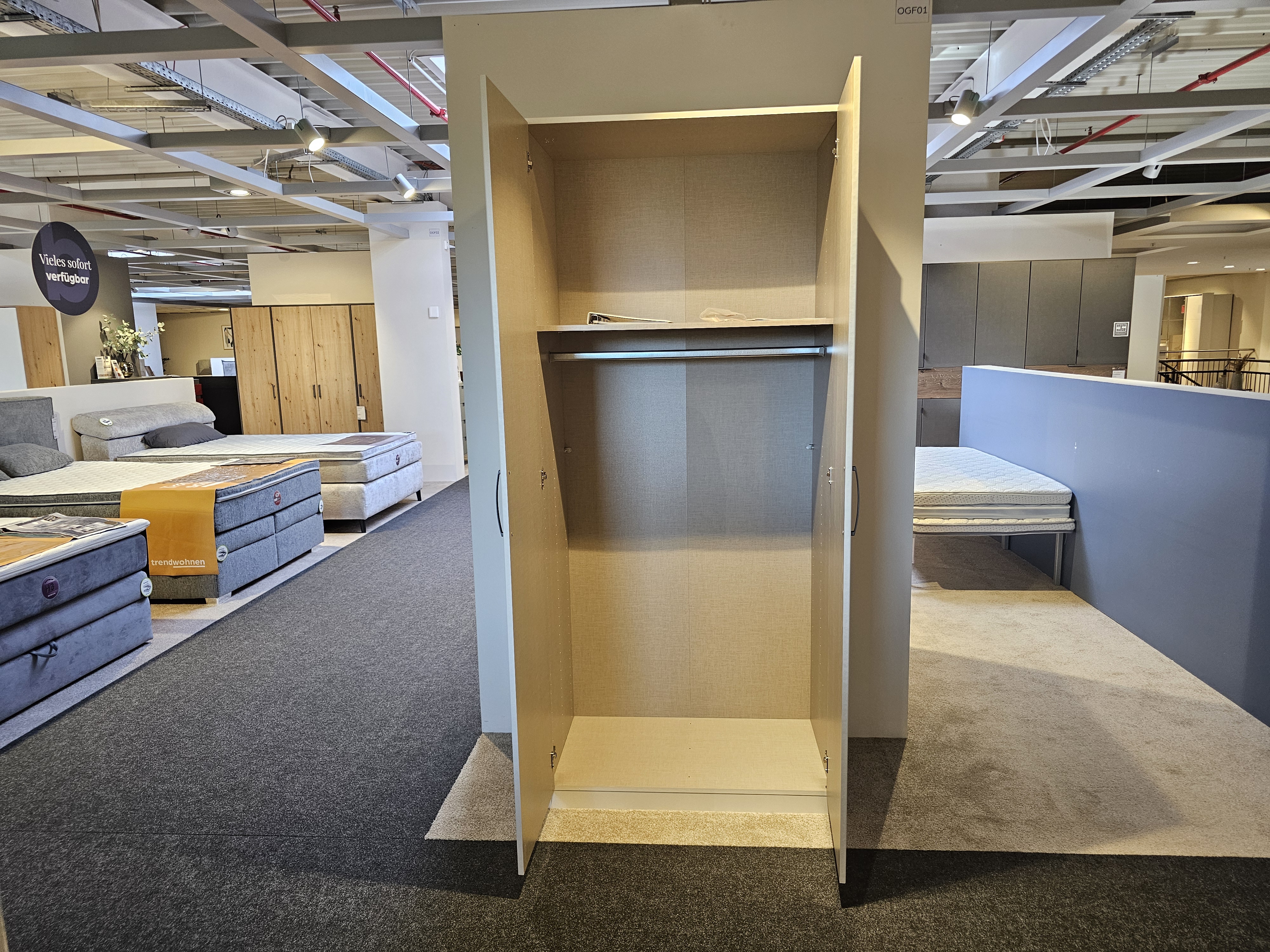 Rauch Möbelwerke Drehtürenschrank QUADRA-SPIN in Farbe Alpinweiß, Kleiderschrank, Schrank, Offen, Hängekante, Holzoptik