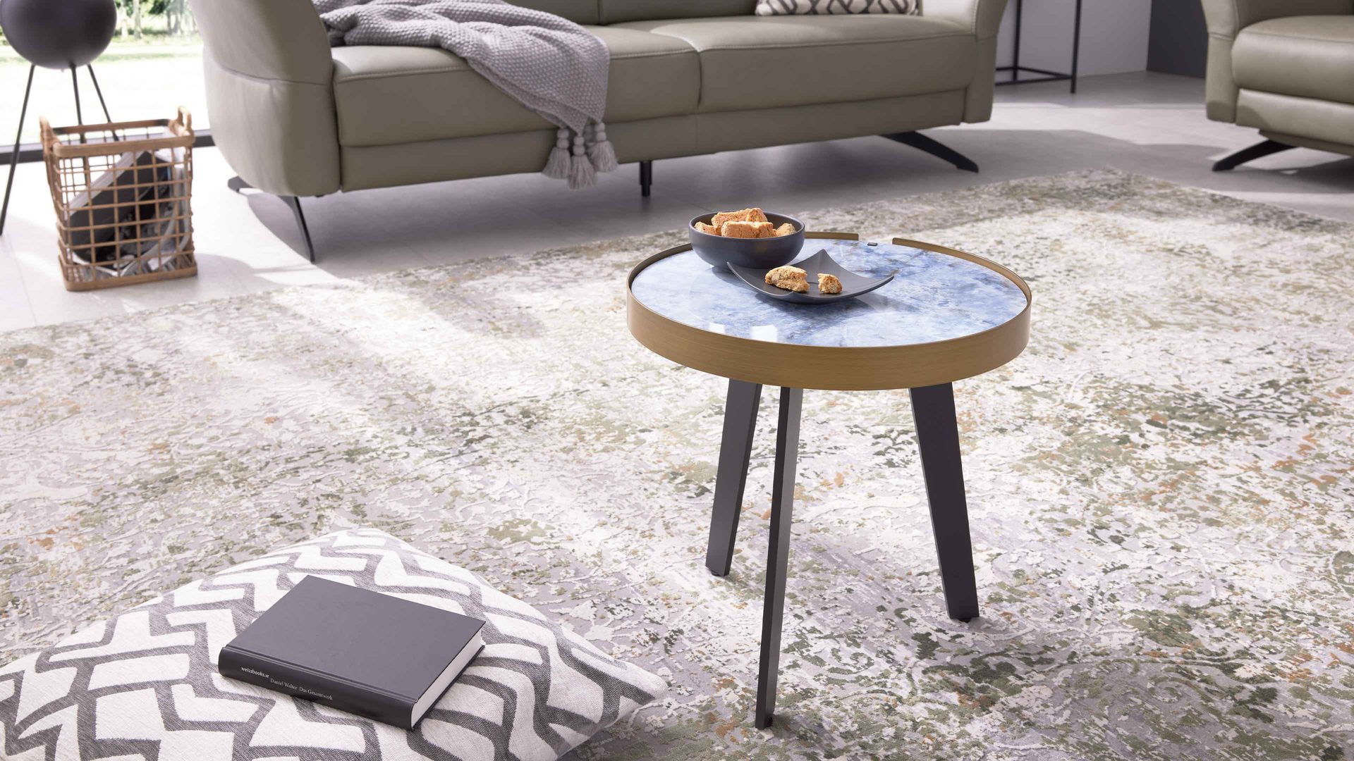 Interliving Beistelltisch IL 6217 Ø ca. 40cm in Keramik Marmoroptik Onyx blau