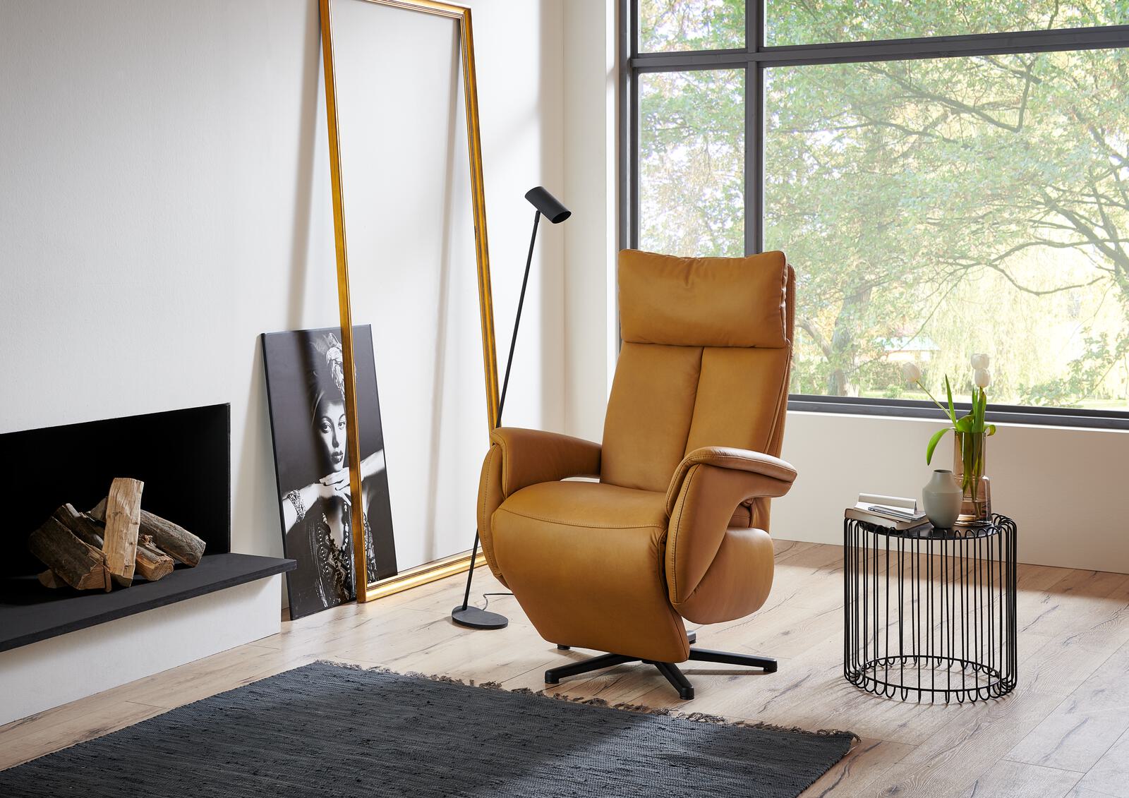 Relaxsessel RELAXA FEELING XC in Gelb, Kamin, Holzstapel, Lederstuhl, Sessel, Wohnzimmer