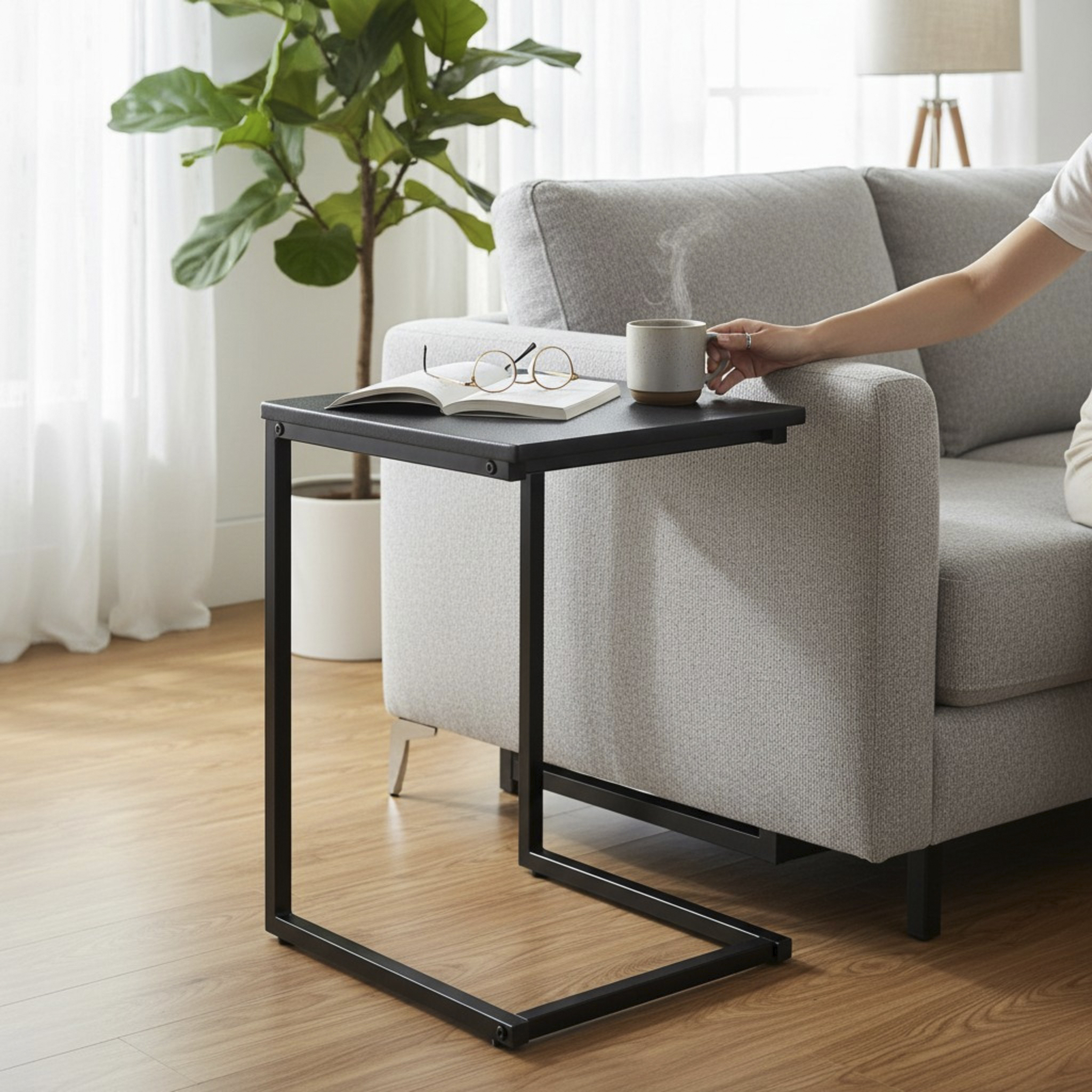 Beistelltisch in Schwarz, Beistelltisch, Laptop-Tisch?, Kaffeetisch, Metallrahmen, schwarz, Beistelltisch, Metalltisch, Schwarz, Wohnzimmer, Kaffee-Tisch