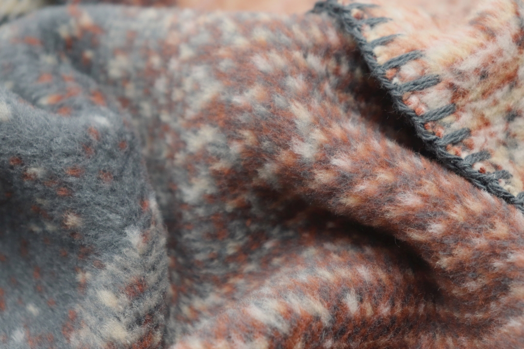 Biederlack Decke ca. 150x200cm in Farbe Desert Wave, Wollstoff, Farbmischung, Kuschelig, Mikrofausse?, Strickmuster