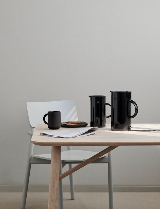 Stelton Wasserkocher EM77 1,5 Liter in Farbe black