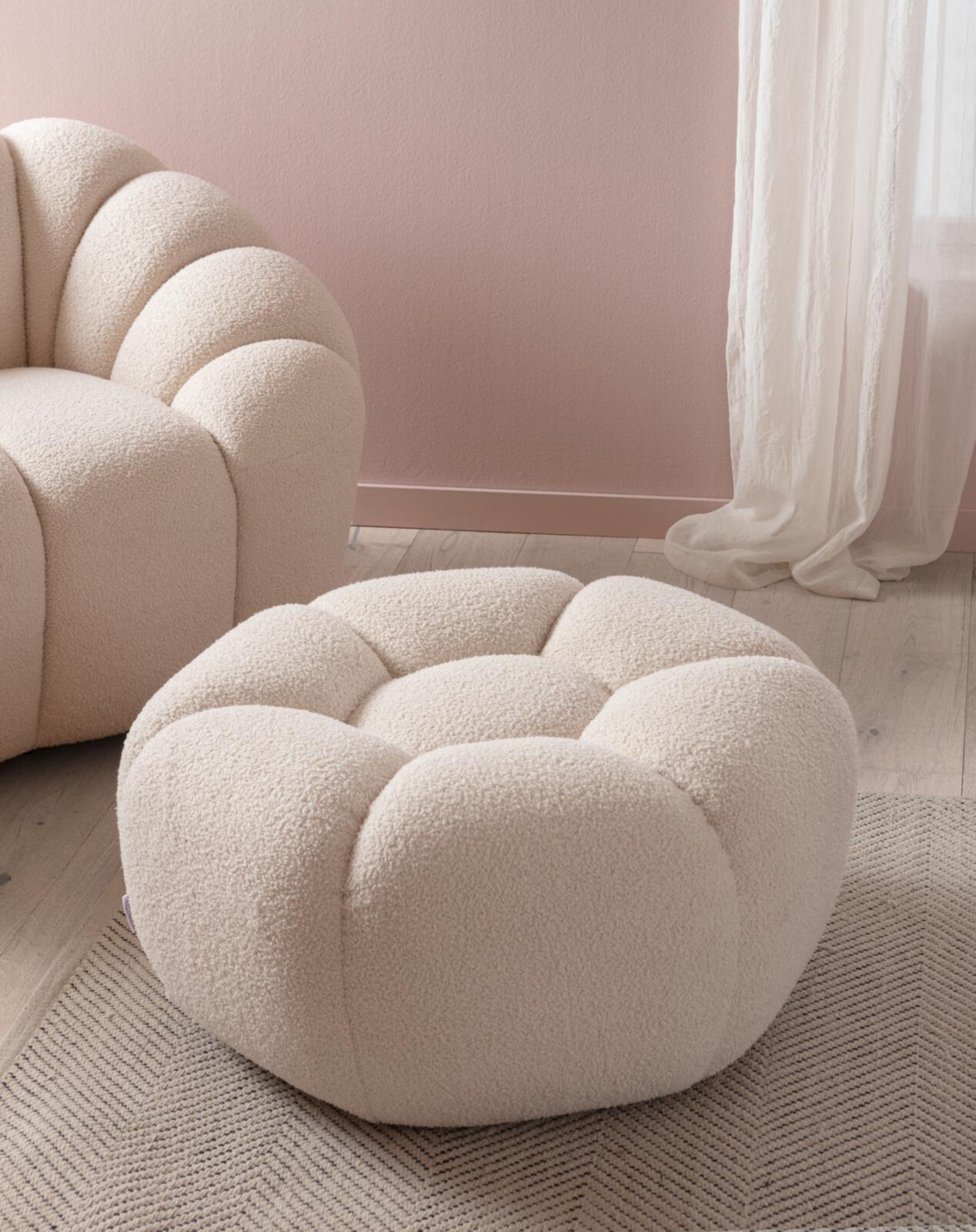 Hocker ca. B78 H39 T78 cm in Stoff 306/55 weiß, Moebel, Kissen, Dekoration für Zuhause