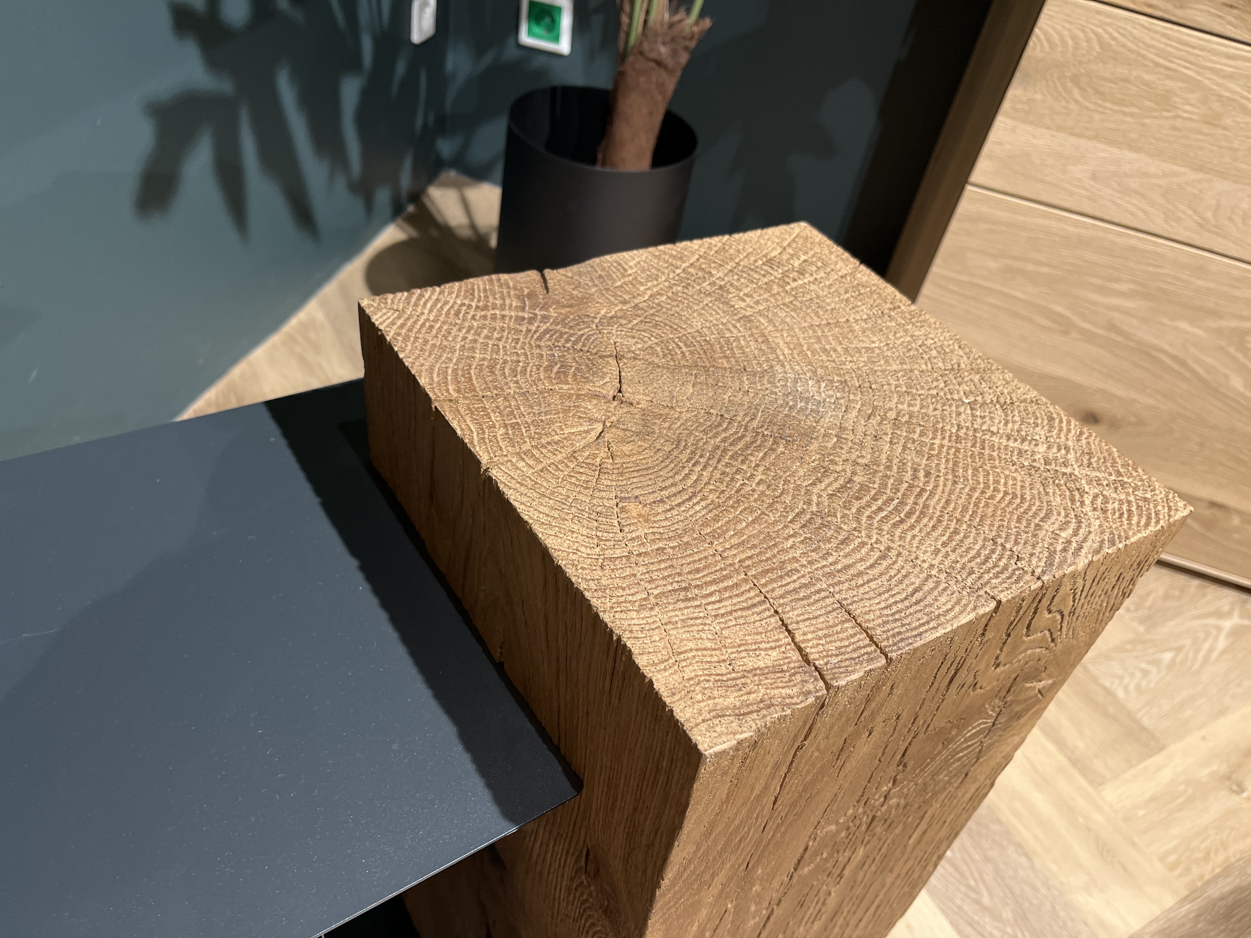 Hartmann Beistelltisch NATURSTÜCKE in Riffeiche gebürstet, Eichenholz, Massivholz, Naturkante, Holzmaserung, Braun
