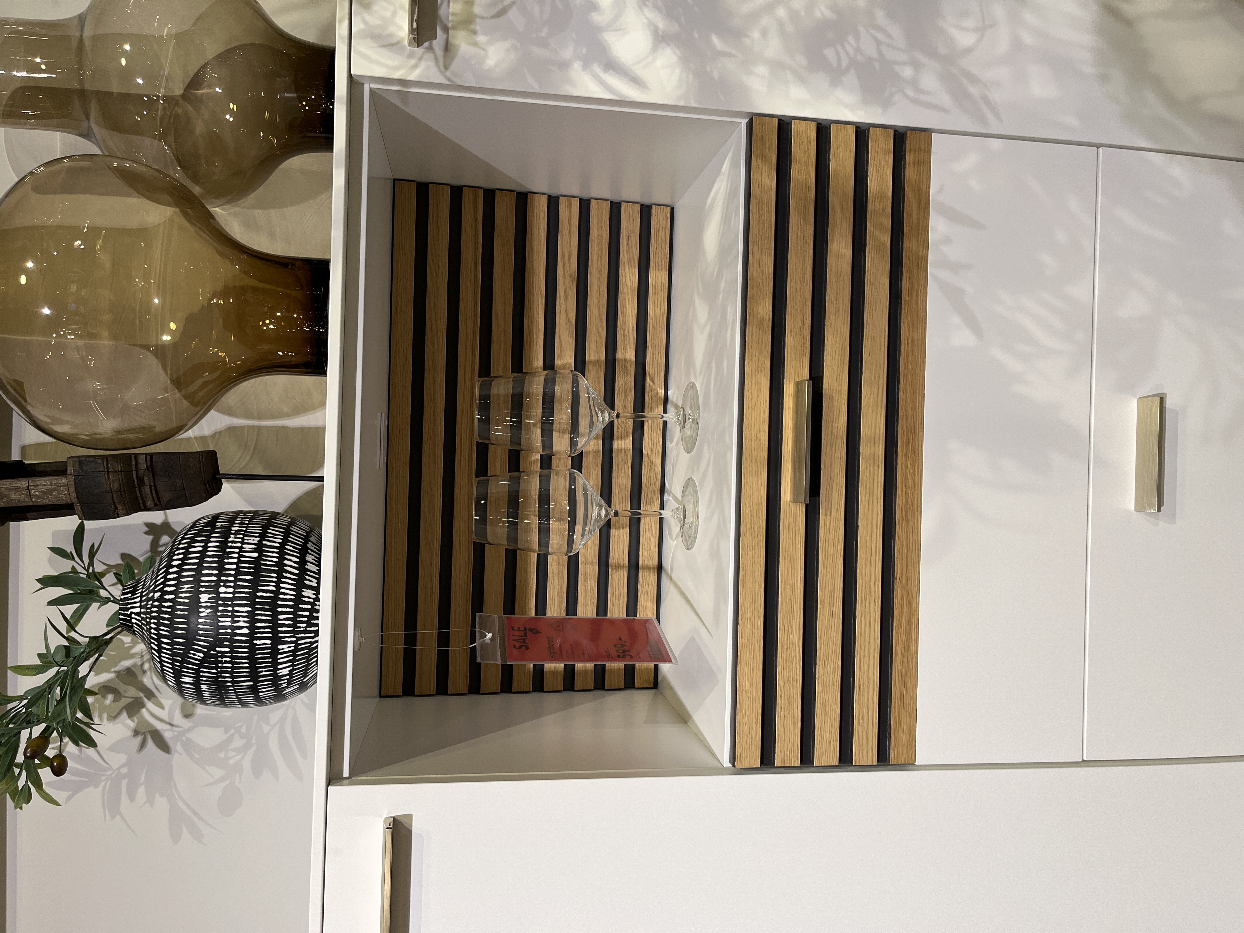 Interliving Highboard in Front+Korpus Polarweiß, Wein Gläser, Glas, Stielglas, Dekoration, Vitrine