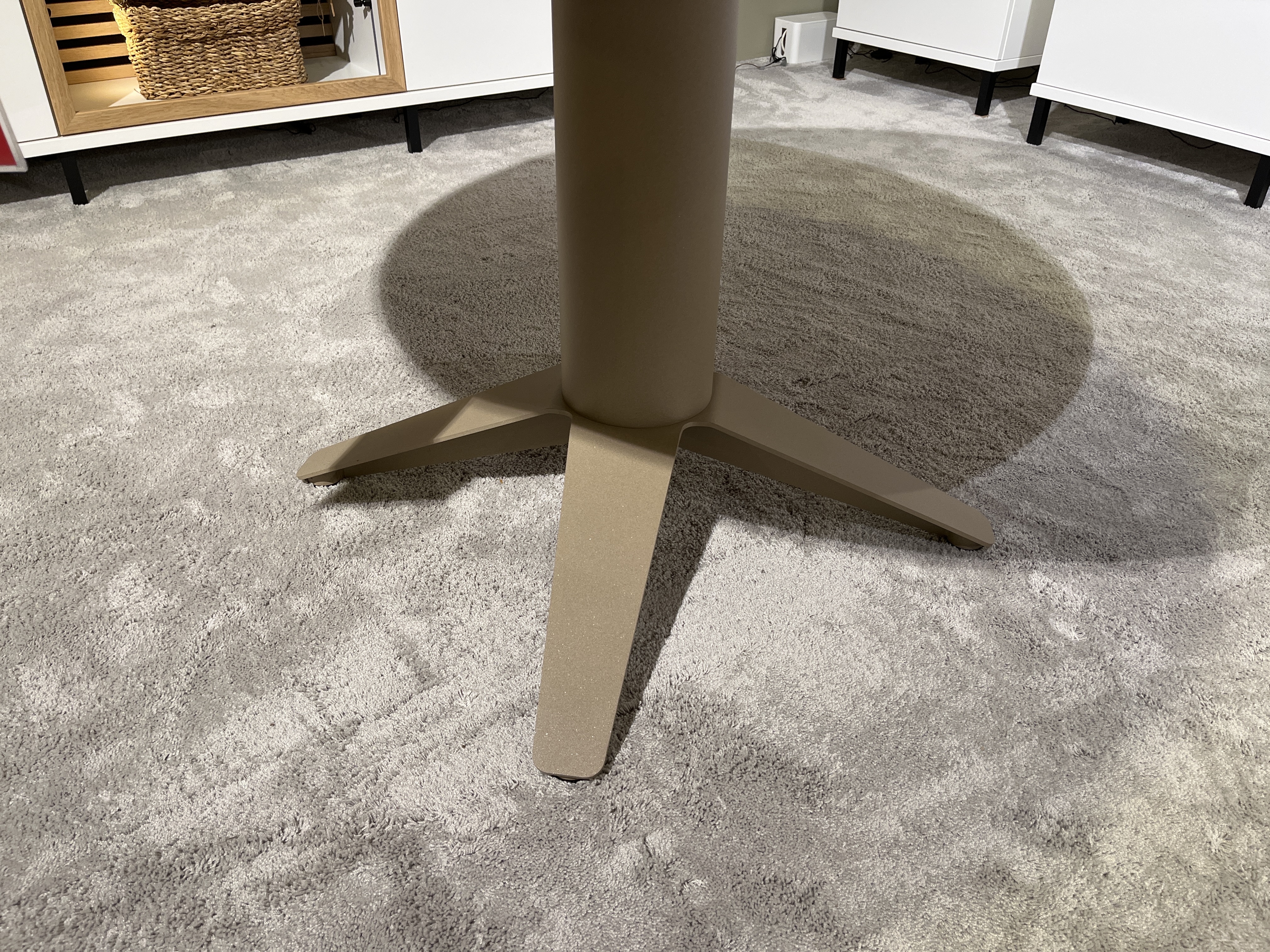 Bert Plantagie Esstisch CARVE Durchm: 120 cm in Eiche astig bianco geölt