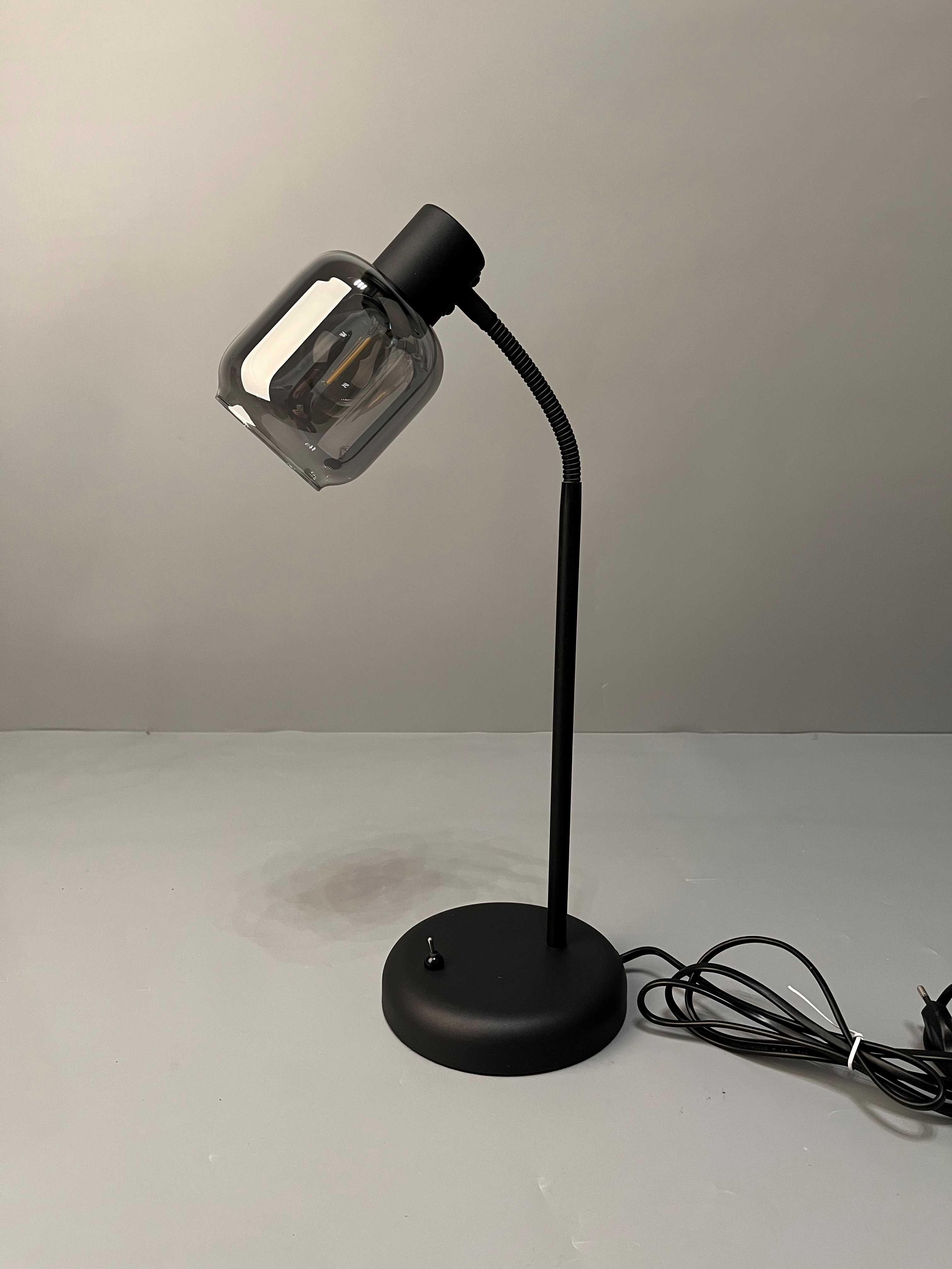 Interliving Tischleuchte IL-9341 in schwarz matt