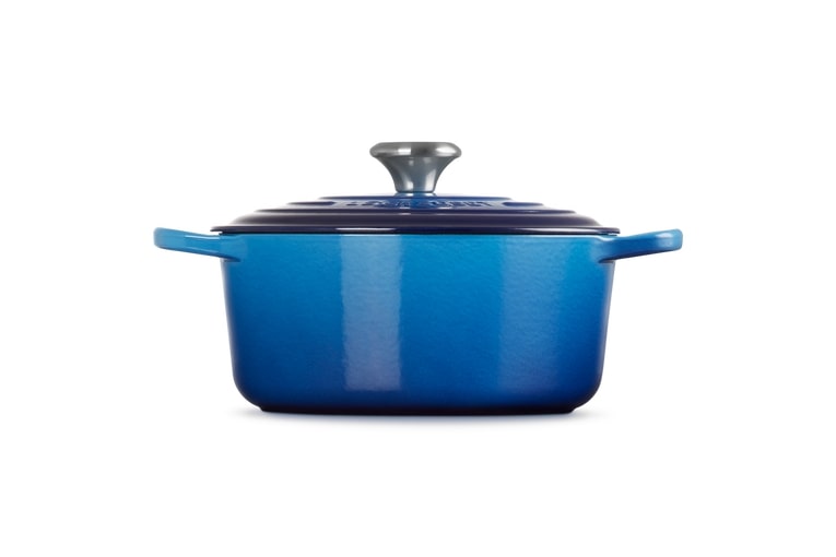 Le Creuset Bräter Sig 24cm in Farbe Azure Le Creuset Bräter Sig 24cm Azure Rund