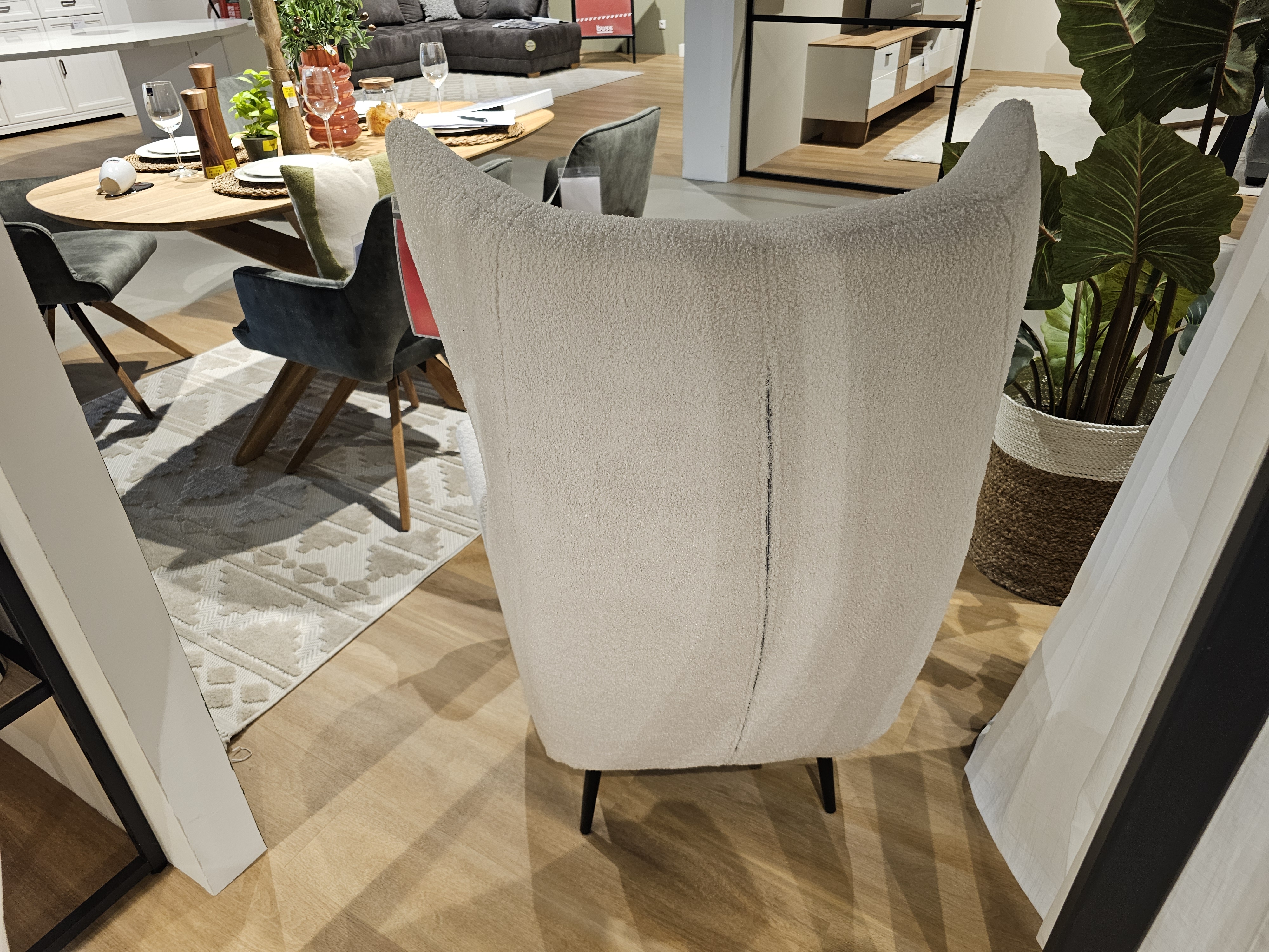 Gutmann Ohrensessel AVERSA ca. B80 H114 T83 cm in Stoff 389/15 natur, Sessel, Samtbezug, hohe Rückenlehne, beige, Stuhlbeine aus Holz