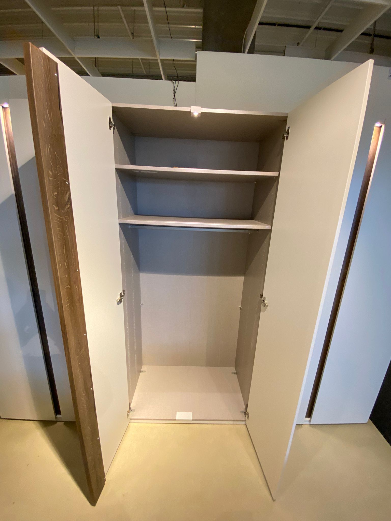 Rauch Möbelwerke Schlafzimmer LUANA in champagner/Abs. Dekor-Druck