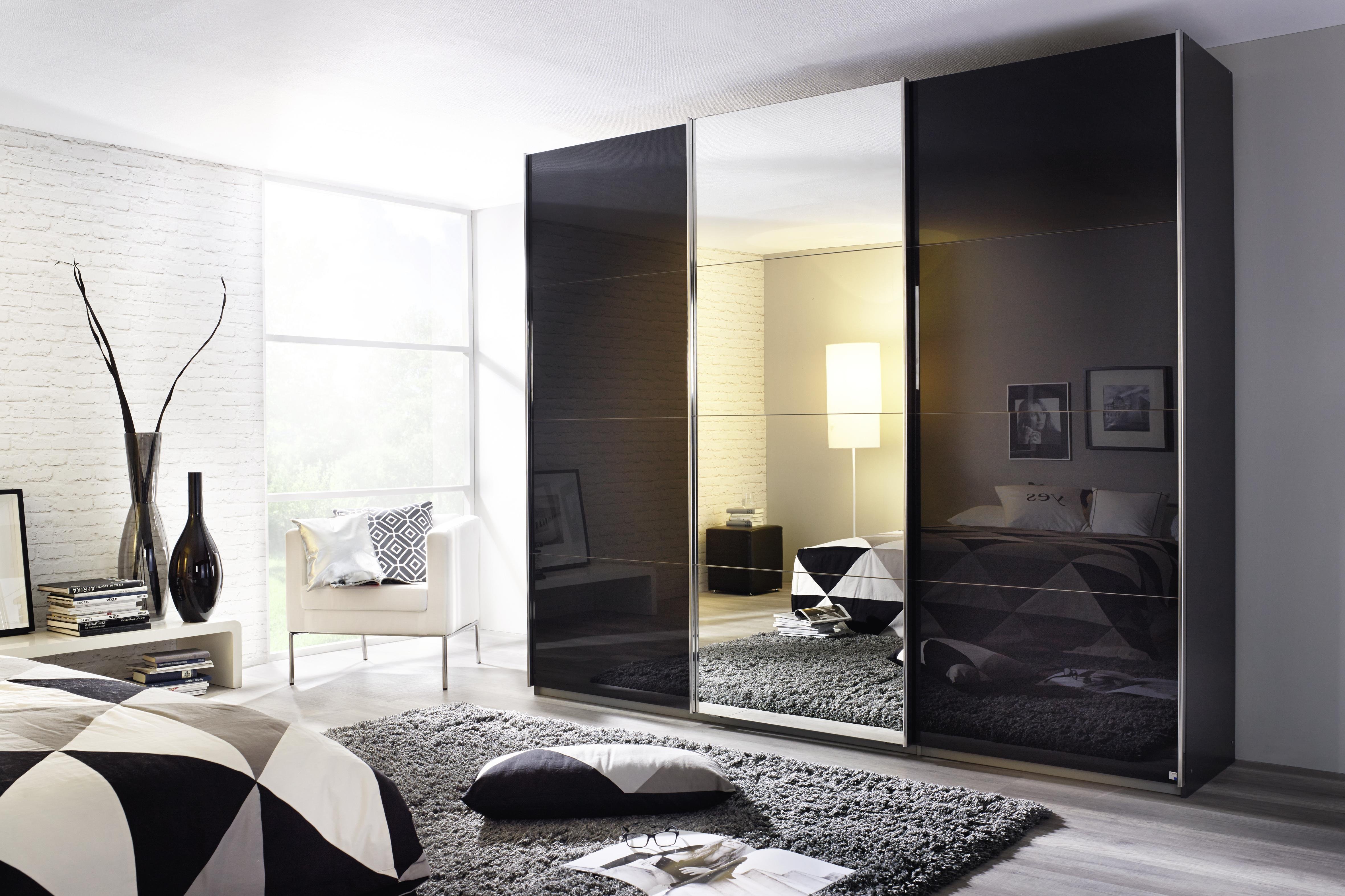 Rauch Möbelwerke Schwebetürenschrank Kulmbach in grau metallic ca. 271 cm breit Rauch Möbelwerke Schwebetürenschrank Kulmbach in grau metallic ca. 271 cm breit