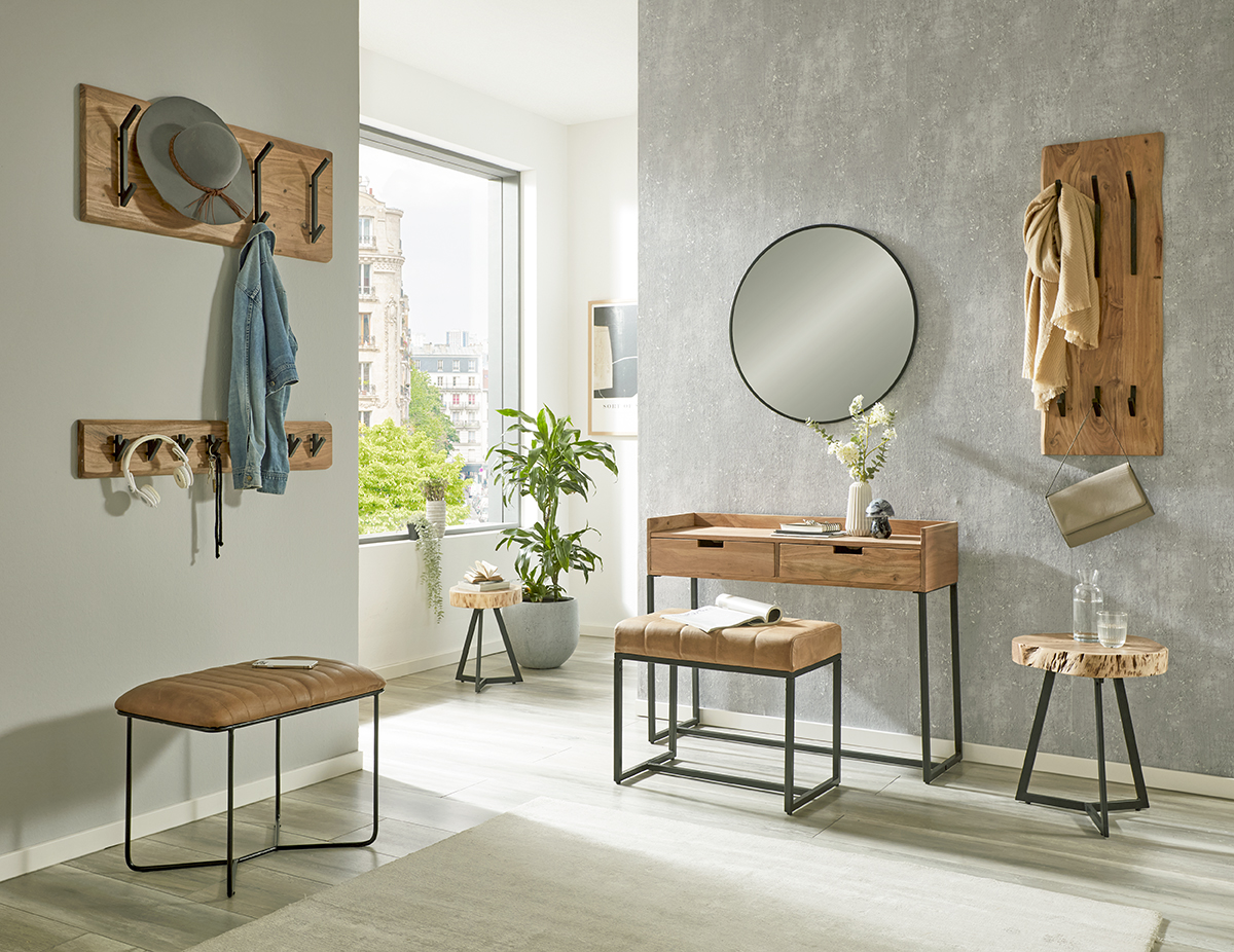 Wandgarderobe RIVERA in Metall schwarz, Drinnen, Innenarchitektur, Pflanze, Mobiliar