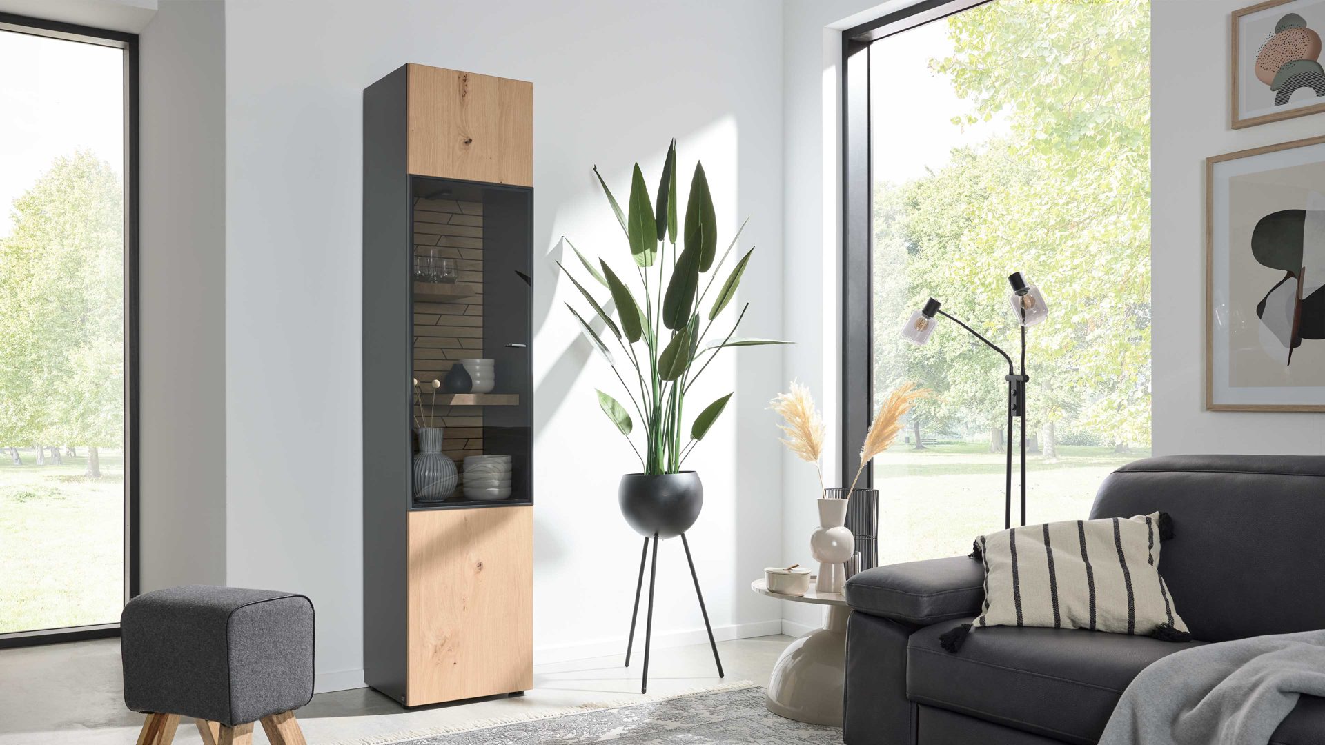Interliving Vitrine ca. 44x204x41cm in Schiefer/Wildeiche