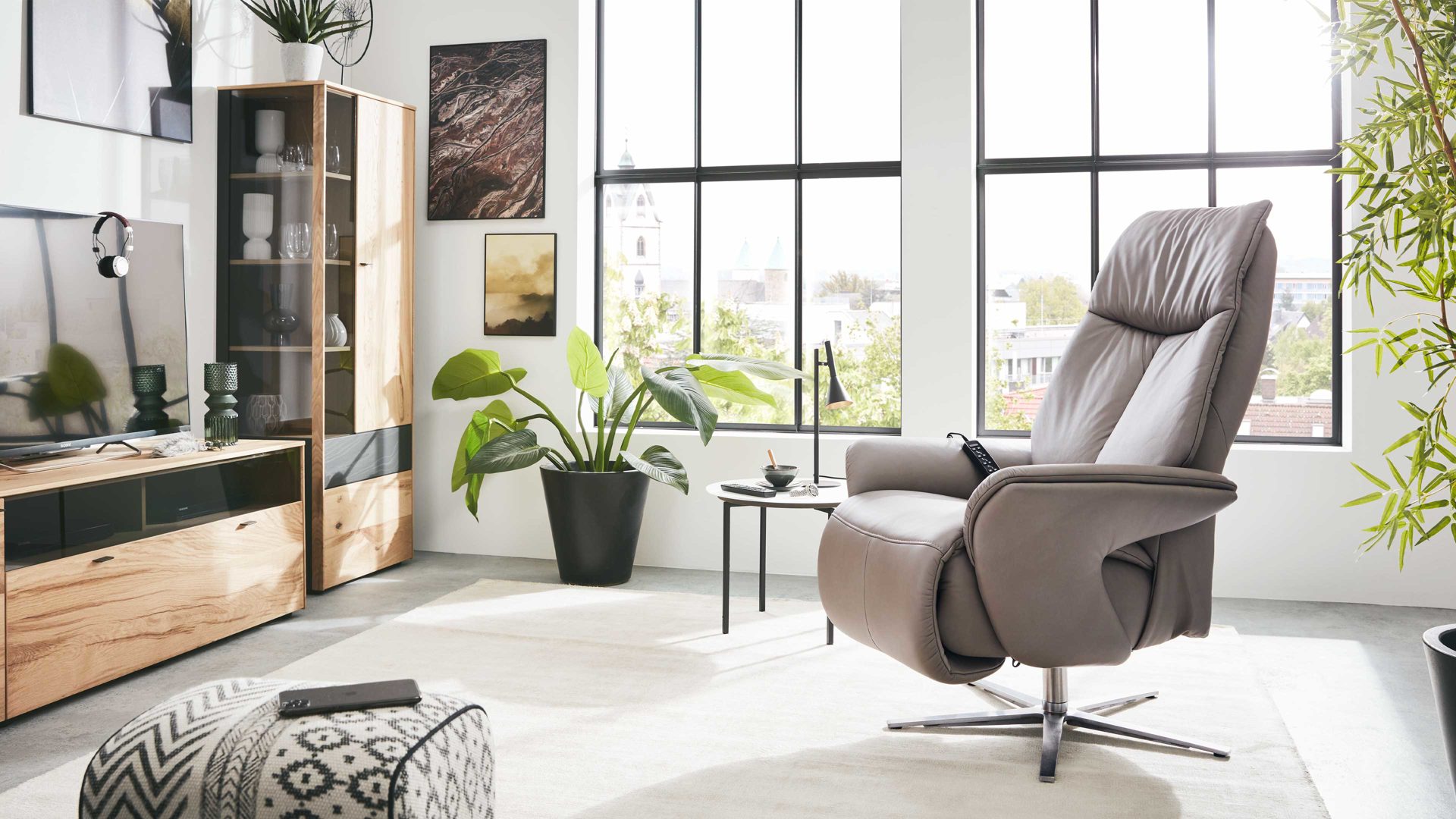 Interliving Relaxsessel, 2-motorisch IL-4552 in Leder Longlife Stahl/Sternfuß Edelstahloptik 