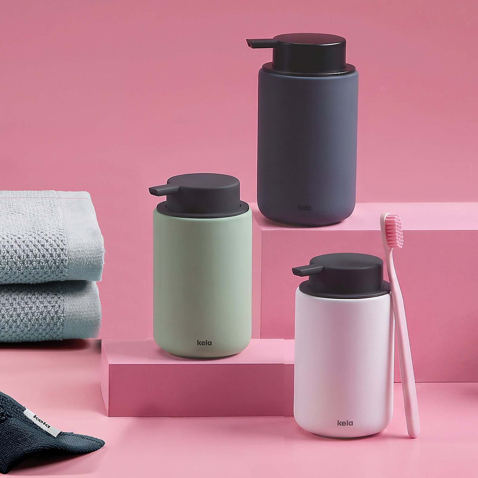Kela Seifenspender SANA in Farbe Weiß, Shaker, Flasche, Wasserflasche, Waschutensilien, Schwarz/Grün/Rosa, Flasche, Trinkflasche, BPA-frei, matte Oberfläche, Einfachverschluss