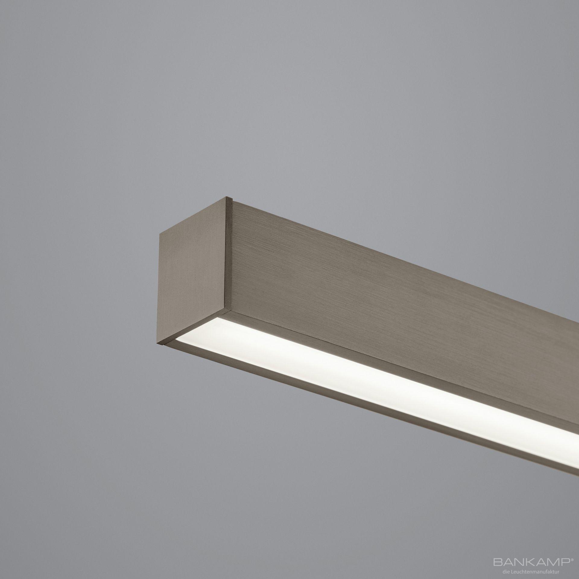 LED-Pendelleuchte LINE 120x5 in Bronze