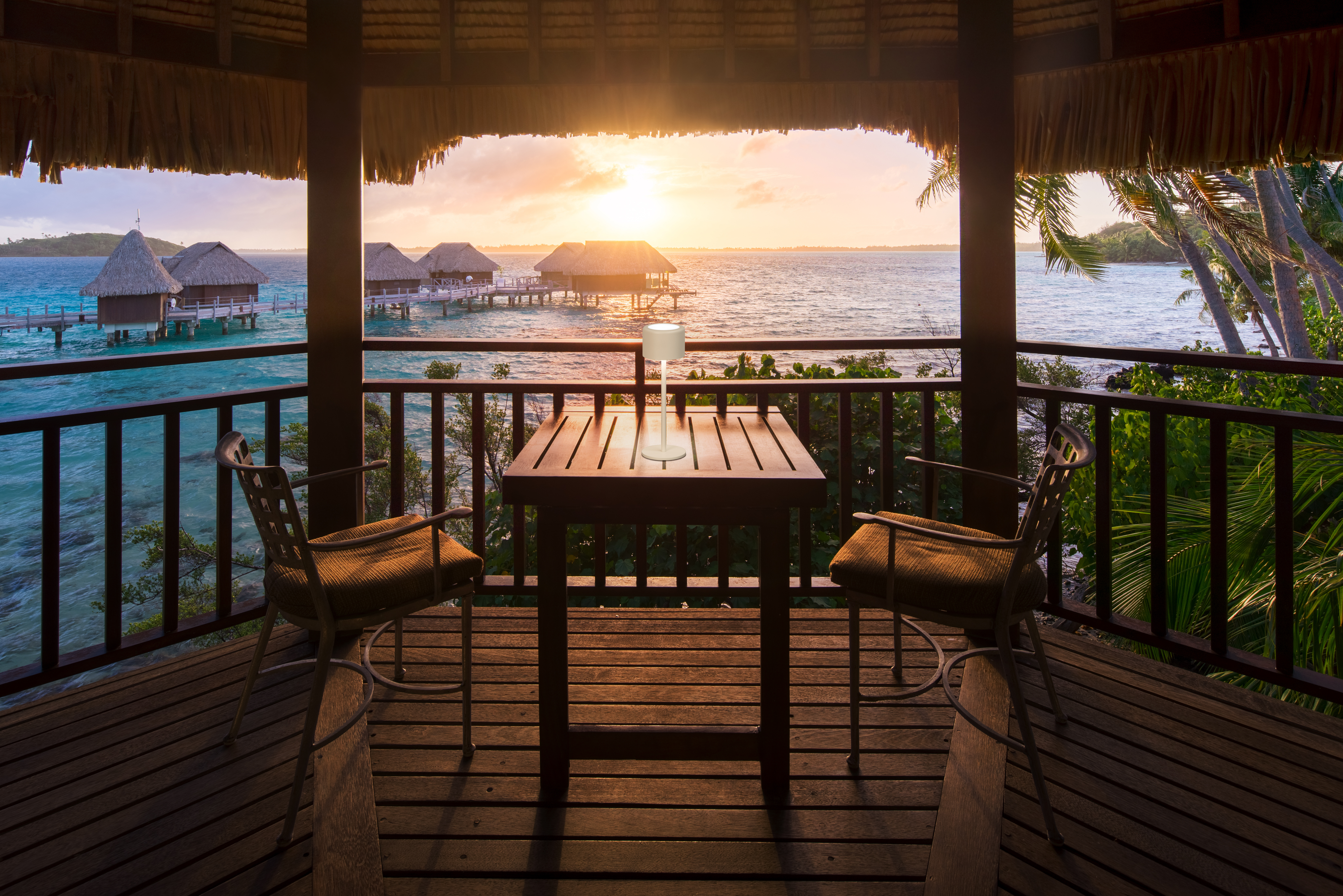 FH Lighting LED-Tischleuchte JUNA in Metall sandfbg.