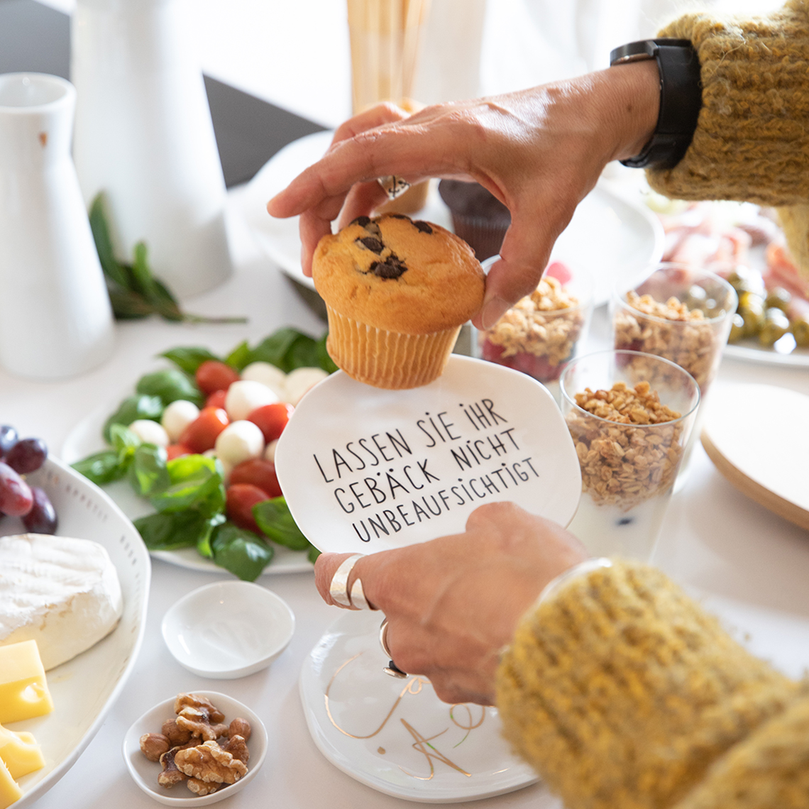 Teller klein MIX & MATCH IHR GEBÄCK in Farbe weiß, Muffin, Himbeere, Beeren, Frühstück, Servierplatte