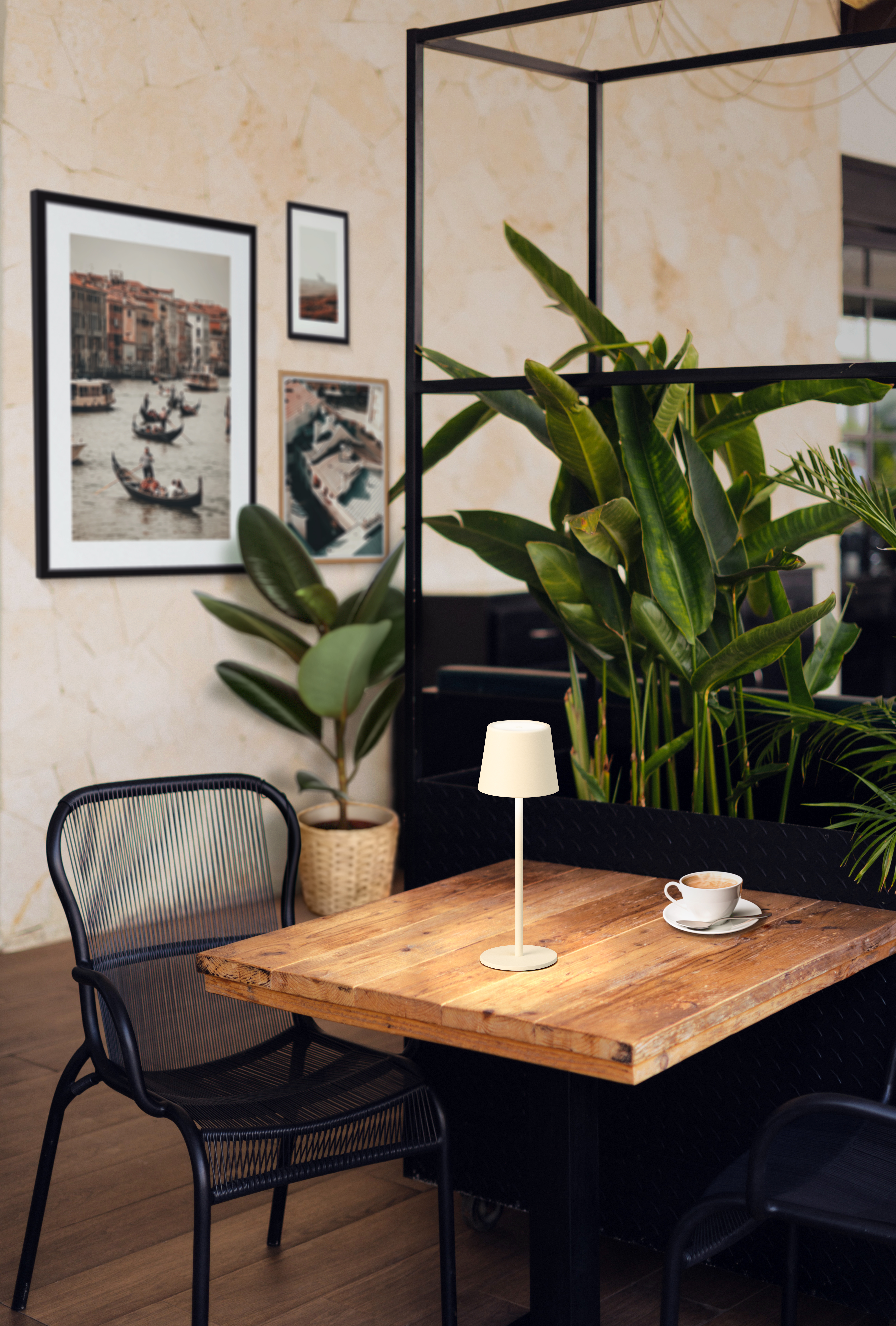 FH Lighting LED-Tischleuchte ROXI in Metall sandbeige