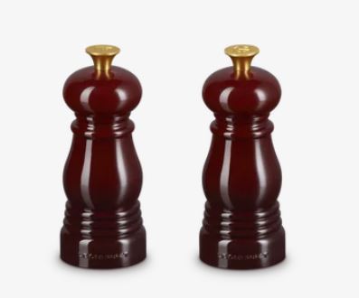 Le Creuset Salz- und Pfeffermühlen Set in Farbe Garnet, Salzstreuer, Salzstreuer-Set, Küche, Gewürzstreuer, Holzoptik