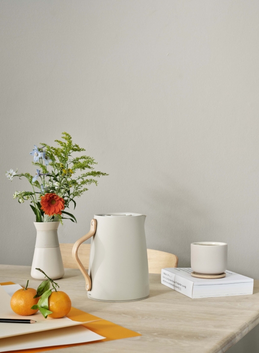 Stelton Tee-Isolierkanne Emma 1 Liter in Farbe sand