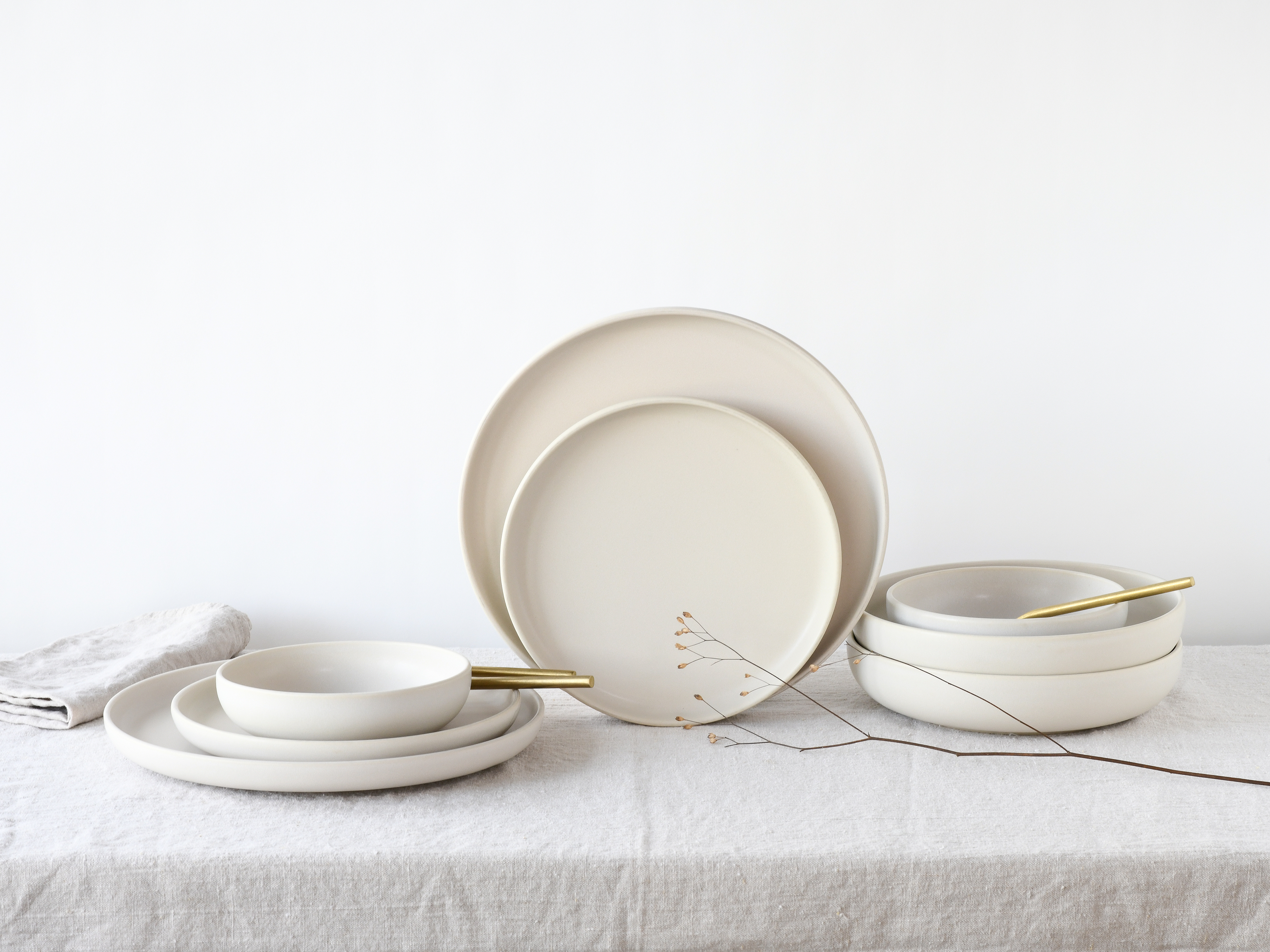 CreaTable Speiseteller Uno in Farbe Offwhite seidenmatt