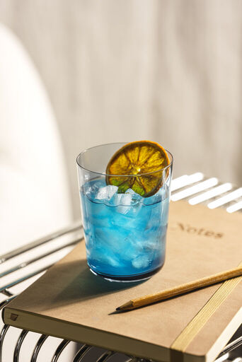 Leonardo Becher 330ml gondola LEGGERO LEGGERO in Fb. blau , gläser, blauer drink, eis, limettengarnitur, short tumbler
