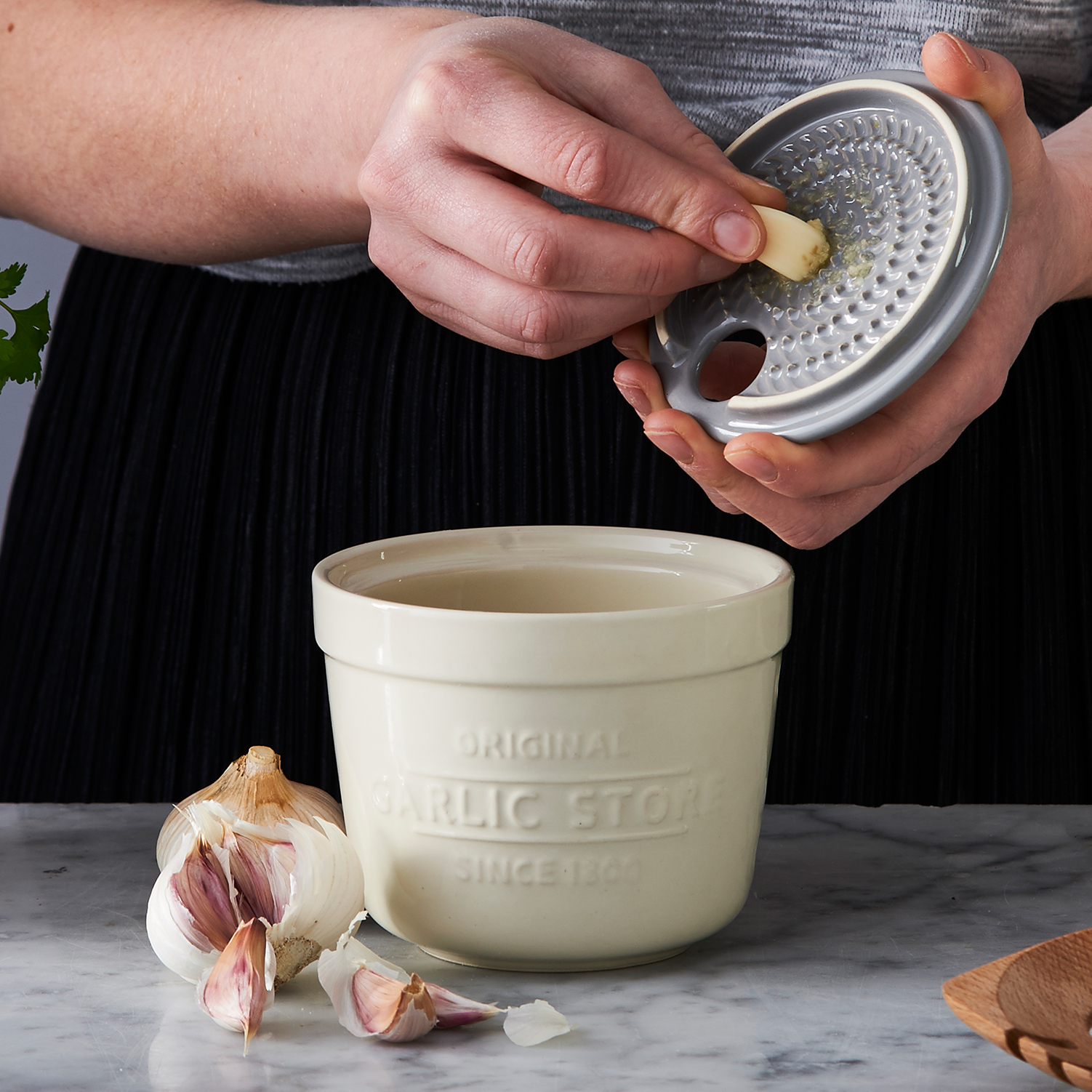 Profino Innovative Küche - 2in1 Knoblauchbehälter aus Steingut