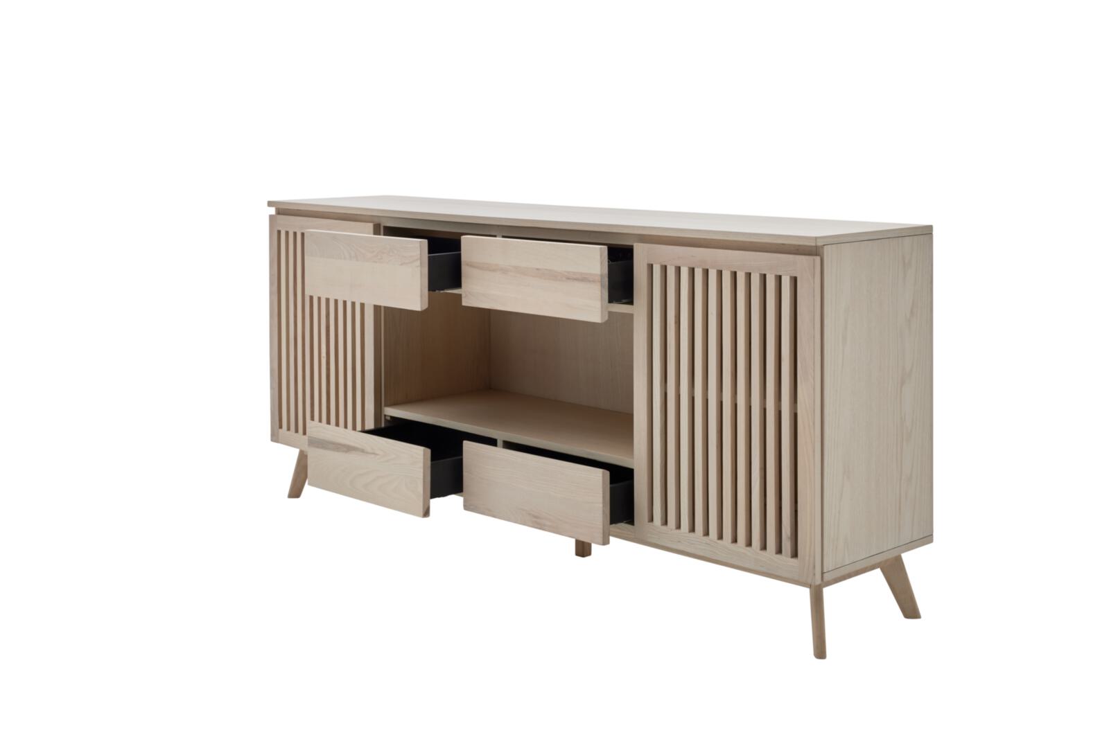Roomio Sideboard NO. 2000 in Esche Echtholzfurnier, Fronten und Gestell massiv, weiß gewaschen Roomio Sideboard NO. 2000 in Esche Echtholzfurnier, Fronten und Gestell massiv, weiß gewaschen